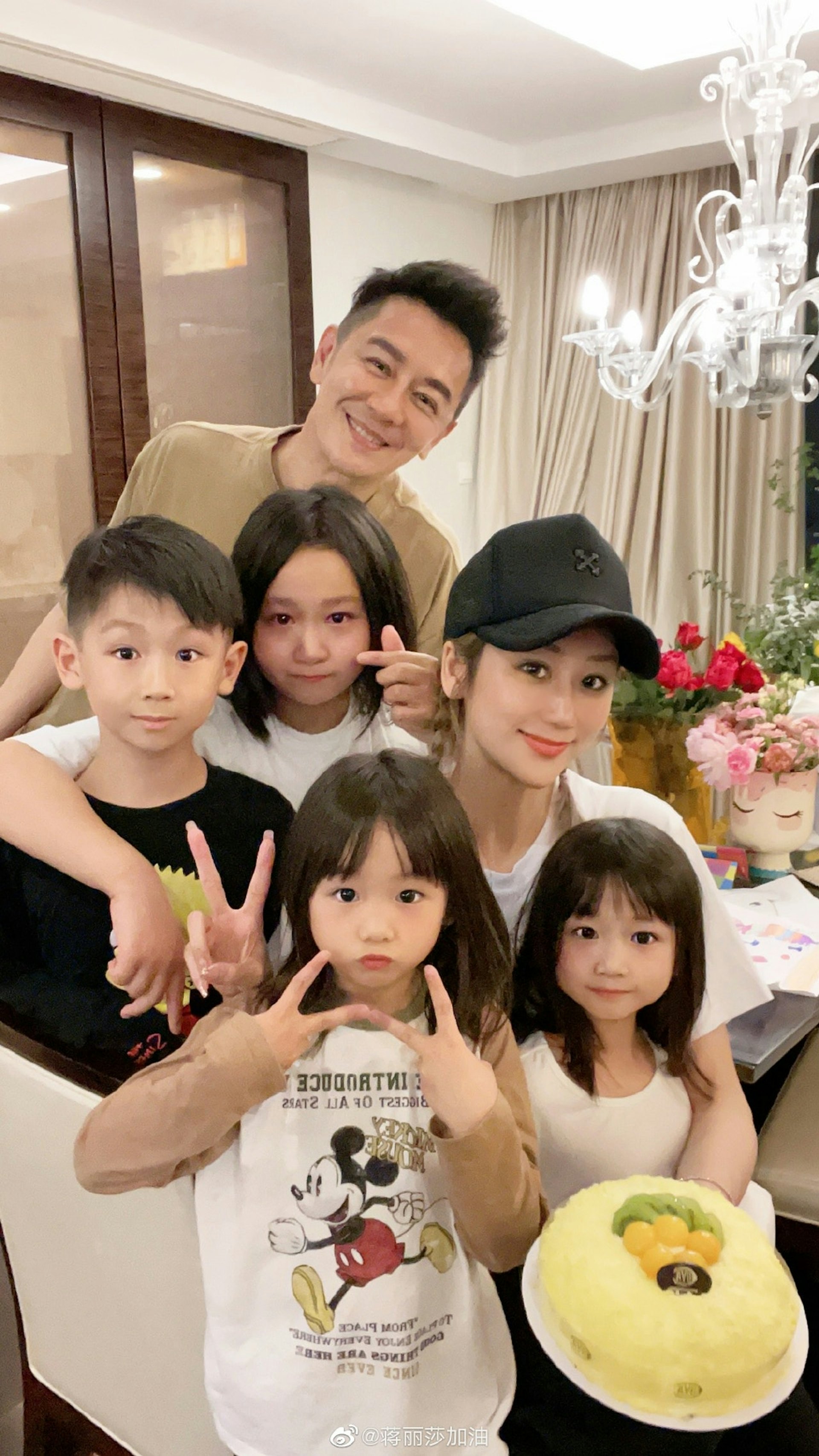陳浩民與蔣麗莎直播間再起衝突,前女友話題成焦點 陳浩民與蔣麗莎直播間再起衝突,前女友話題成焦點