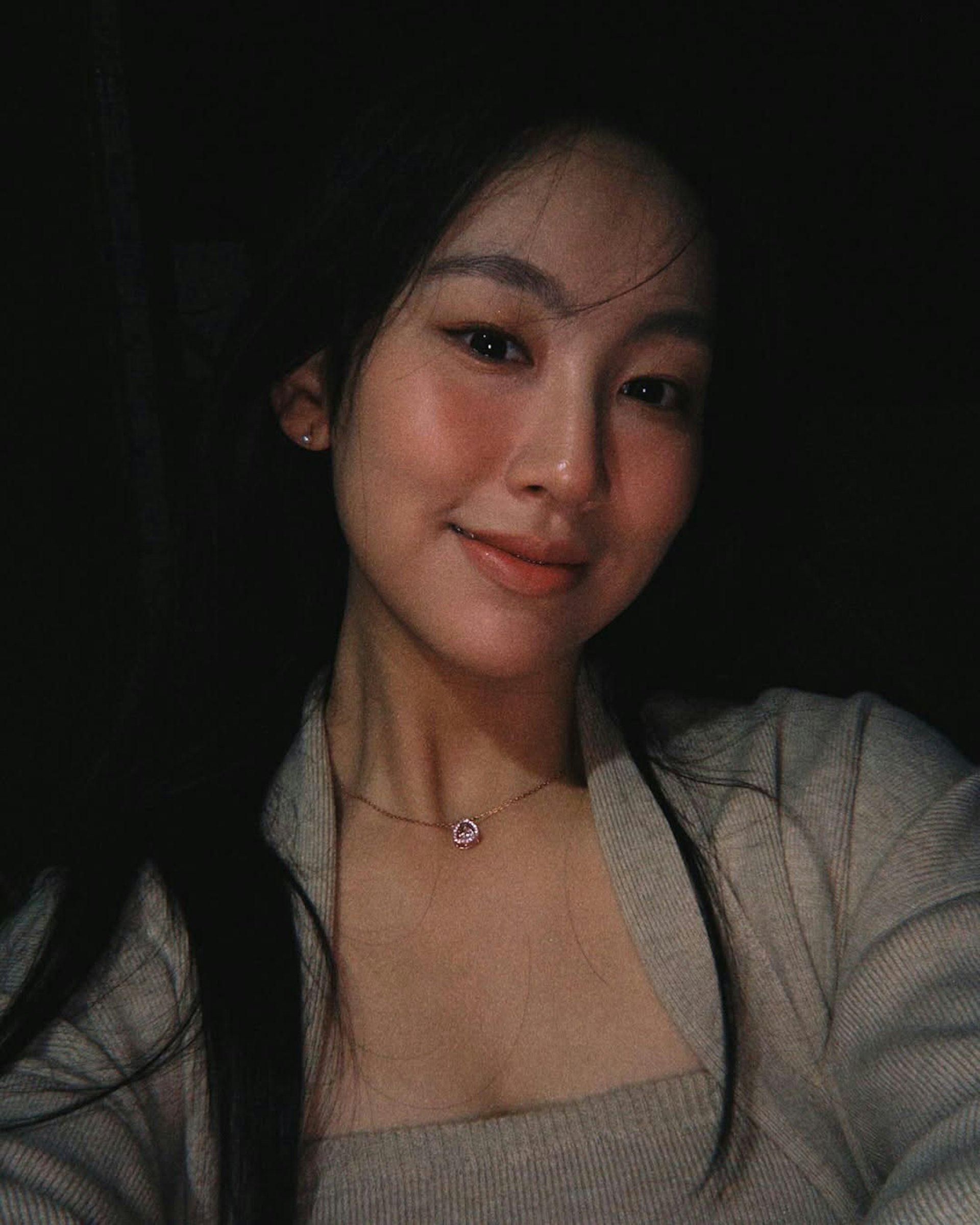 炎明熹自去年起疑因續約問題而「被消失」幕前。(IG@yiminghay) 炎明熹自去年起疑因續約問題而「被消失」幕前。(IG@yiminghay)