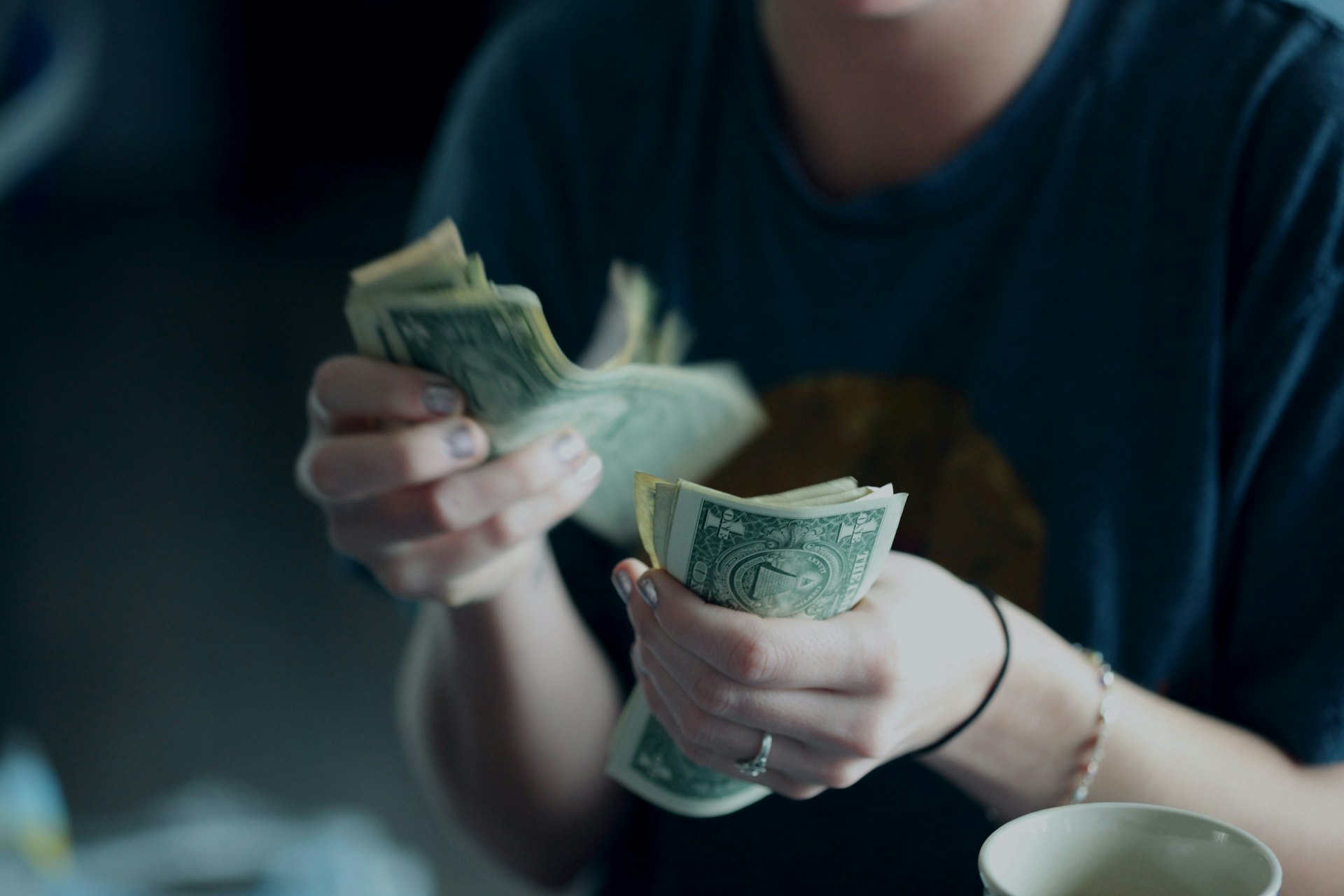 以下三個生肖早年辛勞,中年之後卻能迎來命運大翻轉。(unsplash@sharonmccutcheon) 以下三個生肖早年辛勞,中年之後卻能迎來命運大翻轉。(unsplash@sharonmccutcheon)