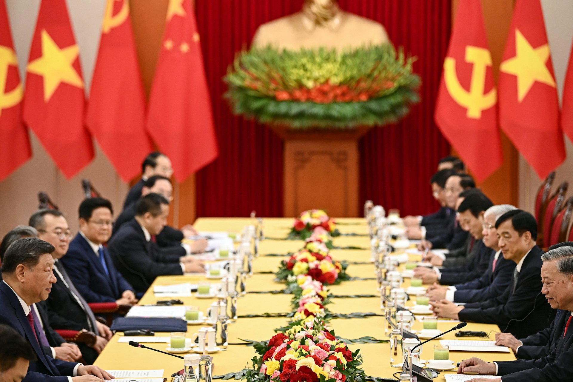 習近平2025年4月14日國事訪問越南,會見越共中央總書記蘇林(Pool via REUTERS) 習近平2025年4月14日國事訪問越南,會見越共中央總書記蘇林(Pool via REUTERS)