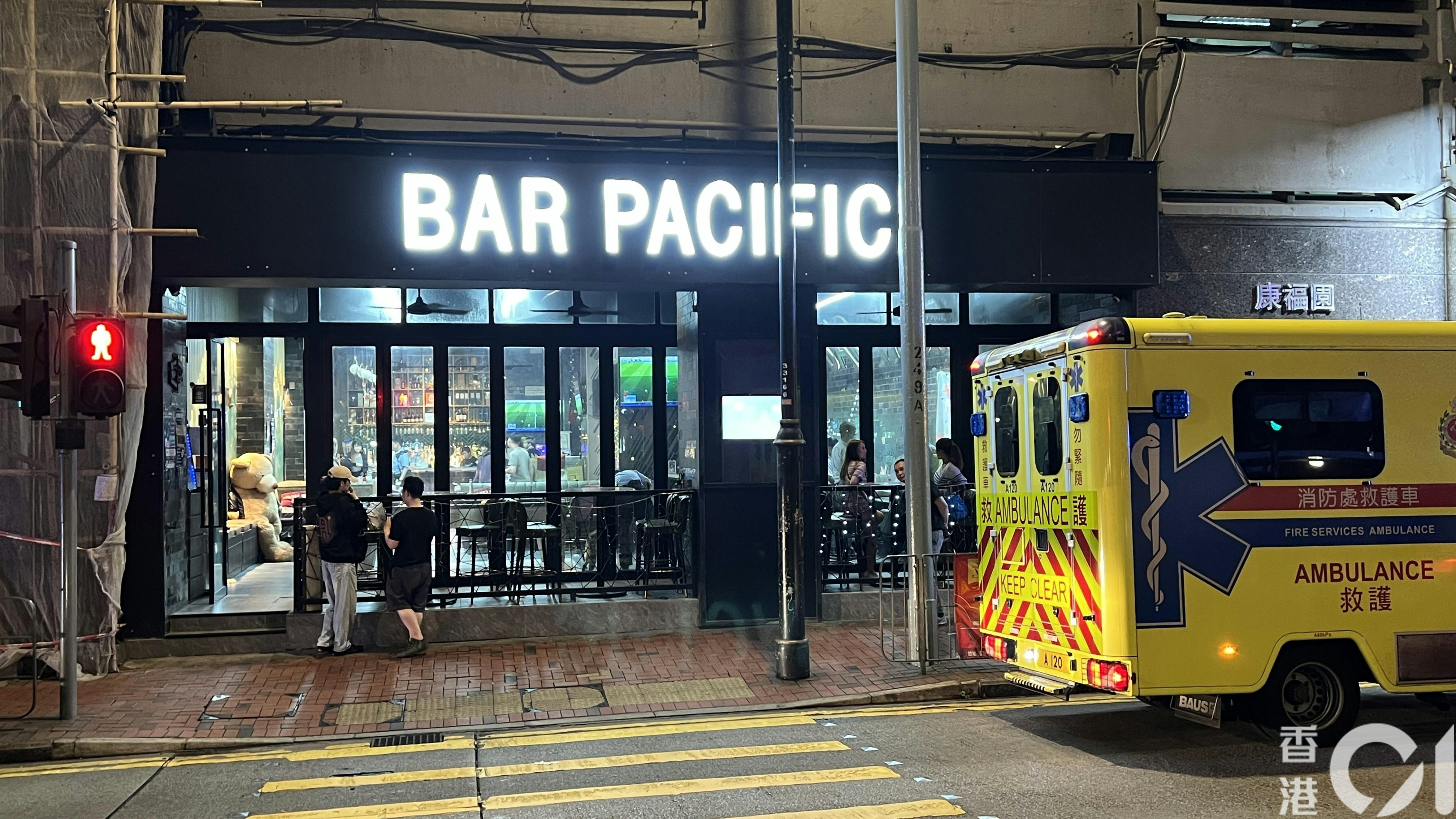 救護員到場。(李家傑攝) 救護員到場。(李家傑攝)