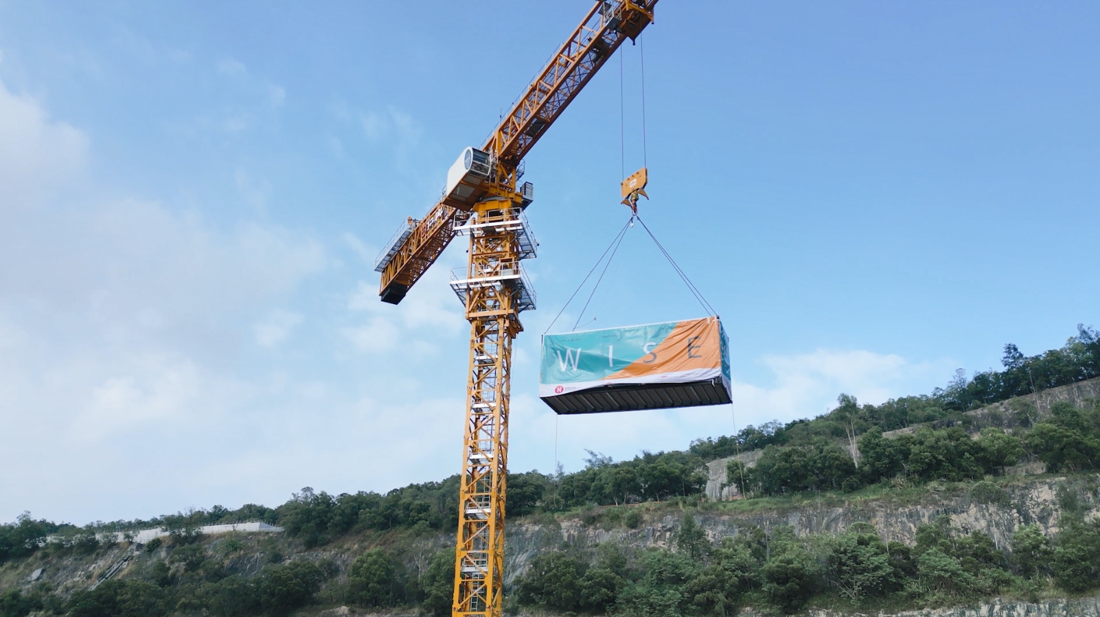 房協近日於四個在建項目地盤引入MiC多功能辦公室。（房協提供）