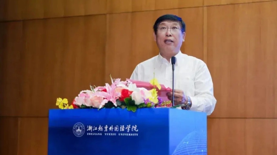 天津外國語大學前校長修剛逝世 突發疾病航班掛7700代碼緊急備降 天津外國語大學前校長修剛逝世 突發疾病航班掛7700代碼緊急備降