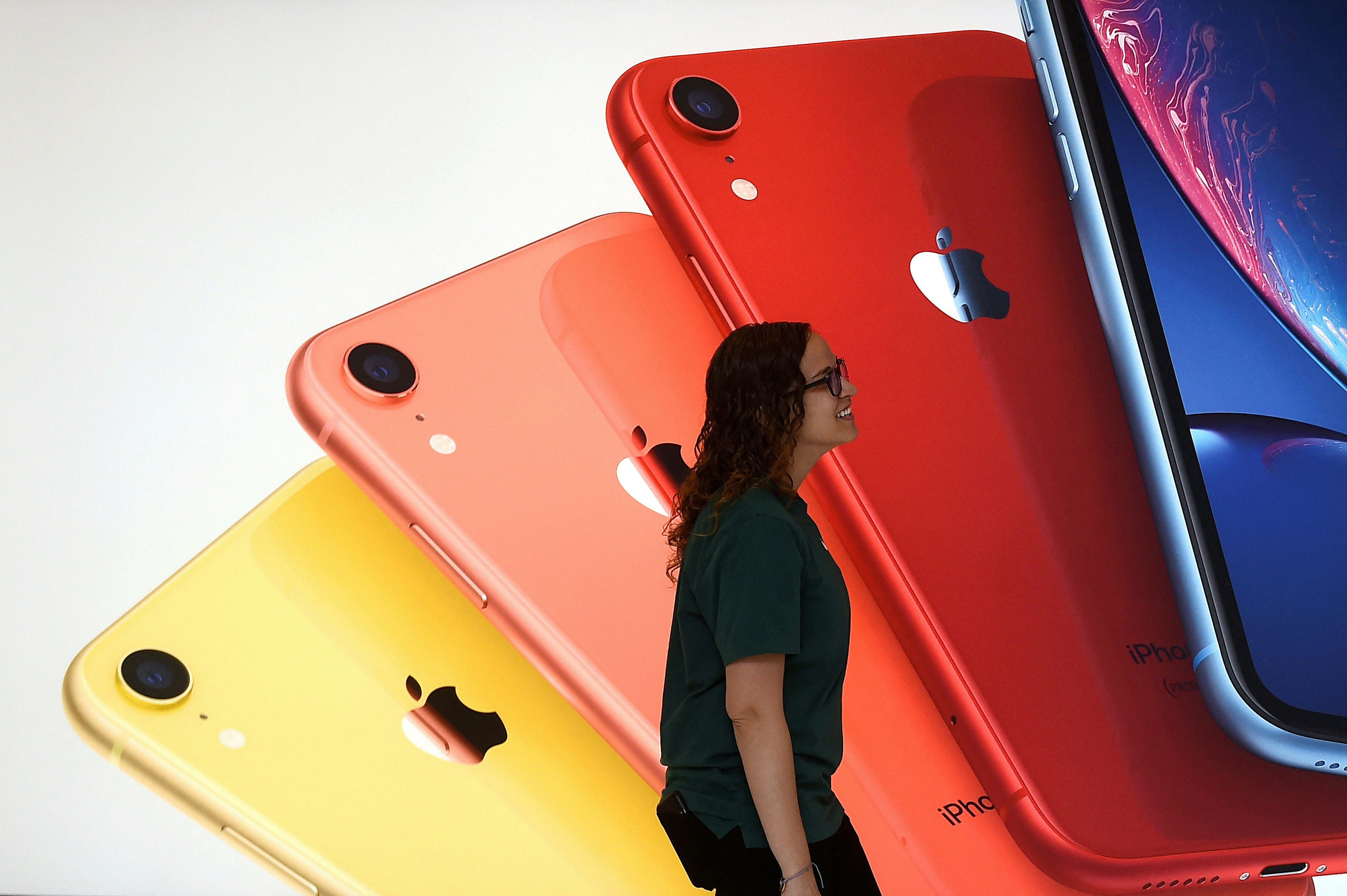 iPhone 20周年新機複雜難脫中入印（reuters）
