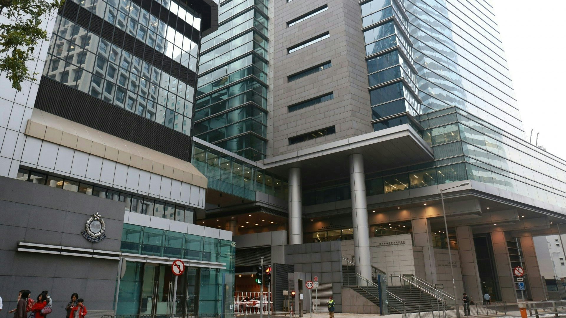 警國安處拘22歲男子涉發布煽動意圖信息 下午西九龍裁判法院提堂 警國安處拘22歲男子涉發布煽動意圖信息 下午西九龍裁判法院提堂