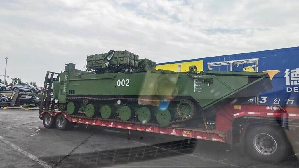 強化對台作戰?解放軍改裝ZTD-05兩棲突擊車可掛12枚紅箭-10導彈 強化對台作戰?解放軍改裝ZTD-05兩棲突擊車可掛12枚紅箭-10導彈
