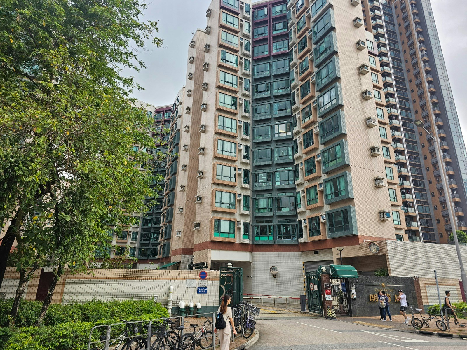 珍惜生命｜元朗朗晴居12歲男童墮樓送院後不治