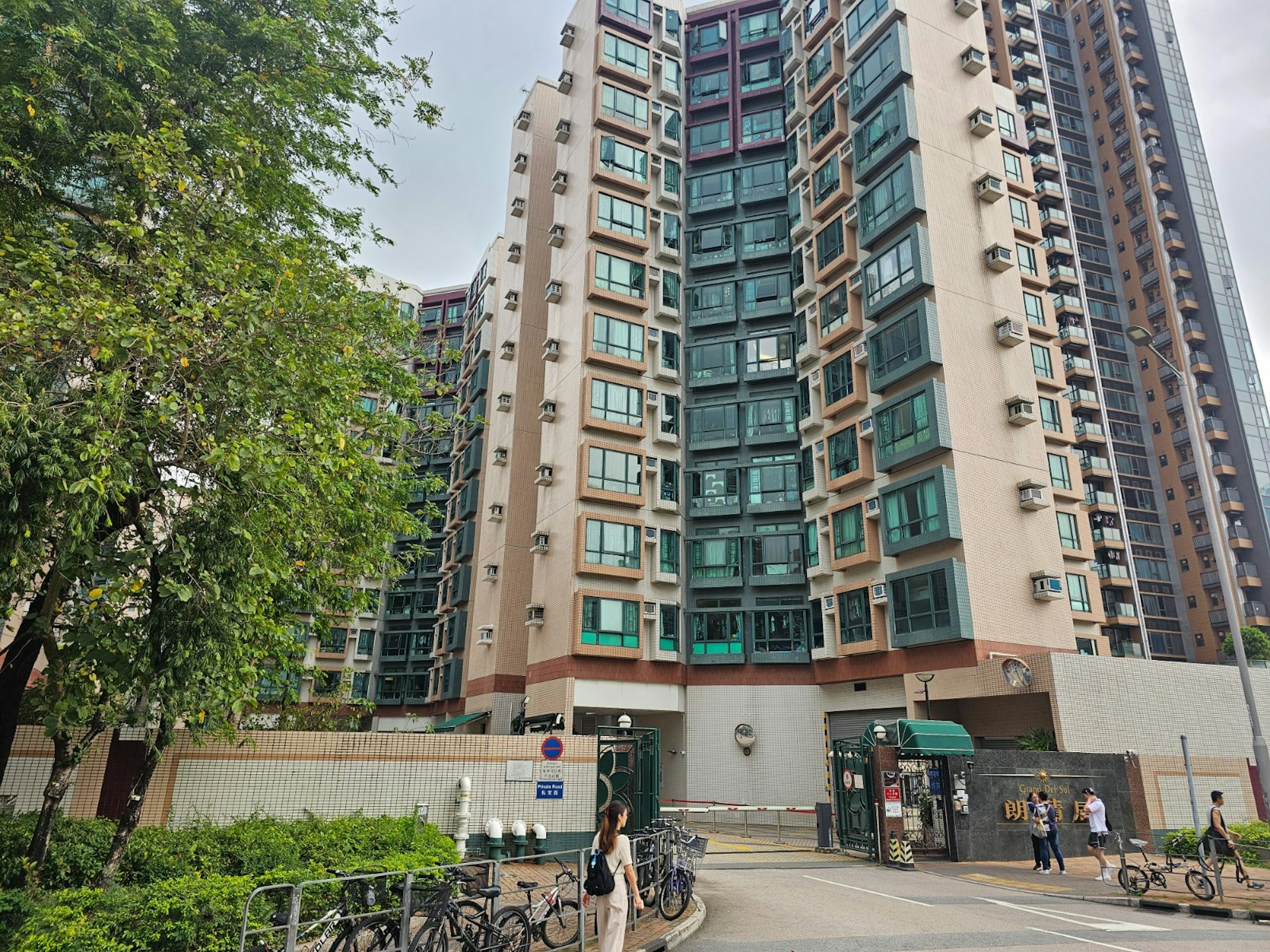 珍惜生命|元朗朗晴居12歲男童墮樓送院後不治