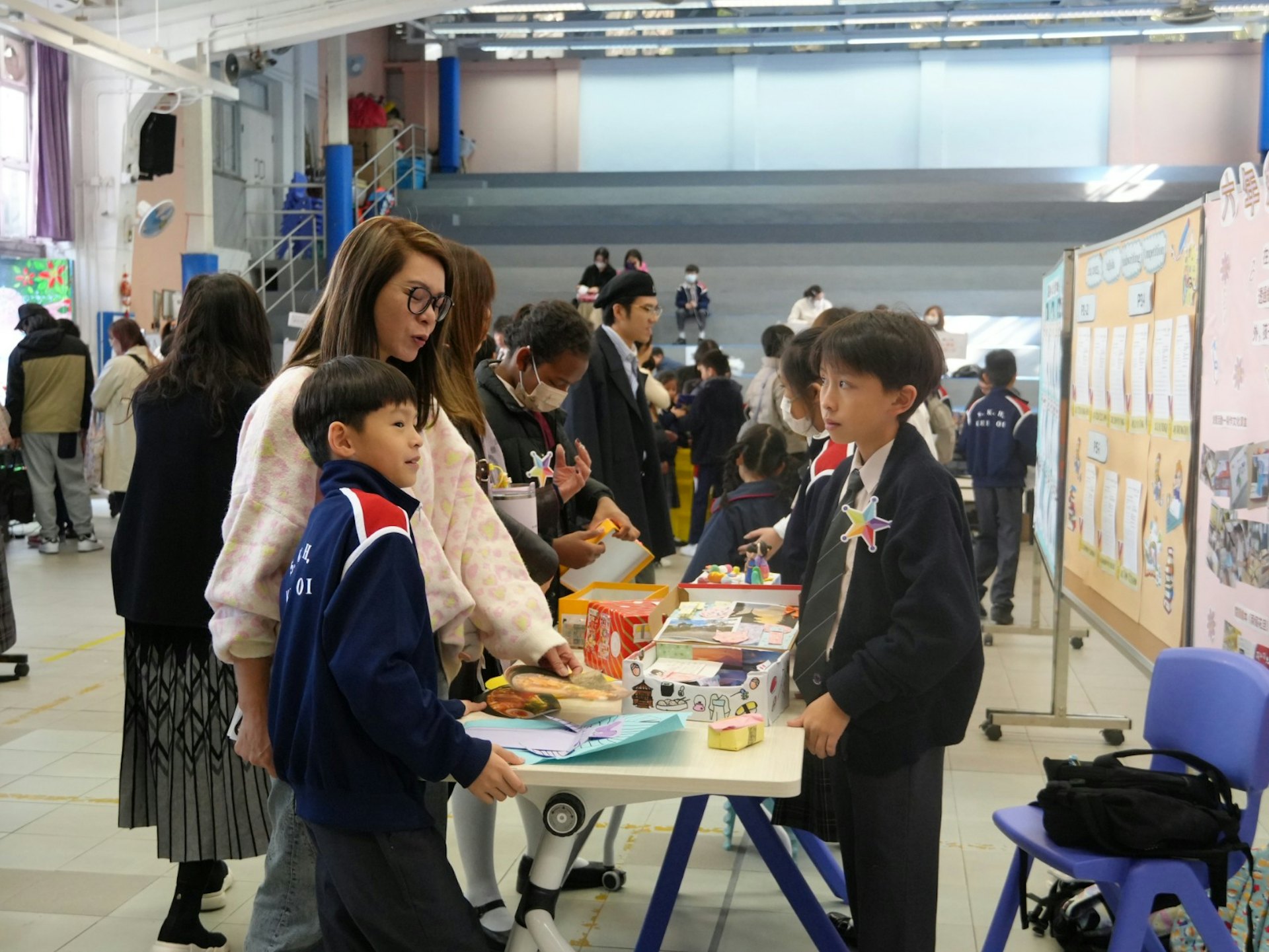 筆者學校於家長日安排學生分享學習成果,讓家長肯定及欣賞孩子的表現。(校長提供) 筆者學校於家長日安排學生分享學習成果,讓家長肯定及欣賞孩子的表現。(校長提供)