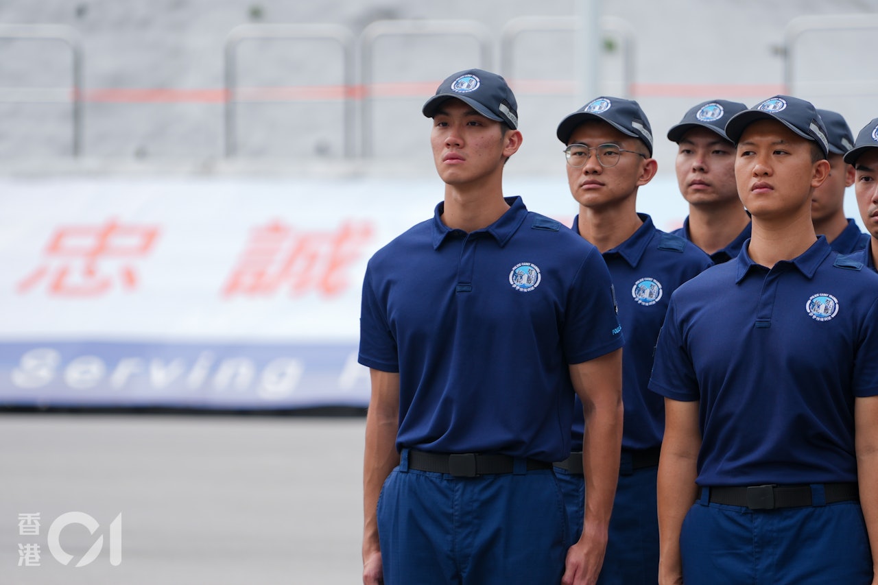 首屆學警預備課程共116名學員今日(5月3日)畢業,在香港警察學院舉行結業會操。(黃浩謙攝)