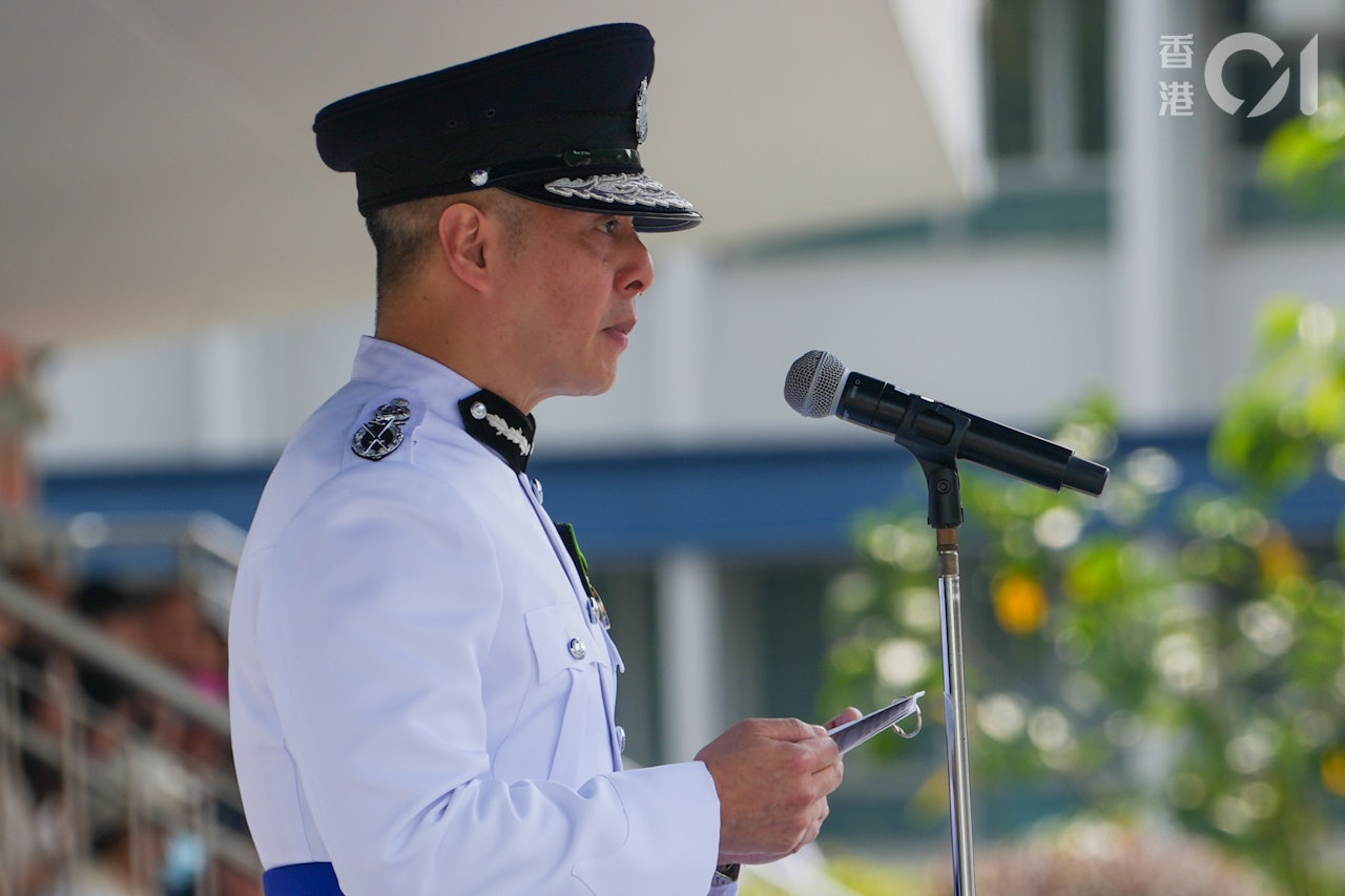 警務處處長周一鳴今日(5月3日)主持首屆「學警預備訓練課程」學員結業會操。(黃浩謙攝) 警務處處長周一鳴今日(5月3日)主持首屆「學警預備訓練課程」學員結業會操。(黃浩謙攝)