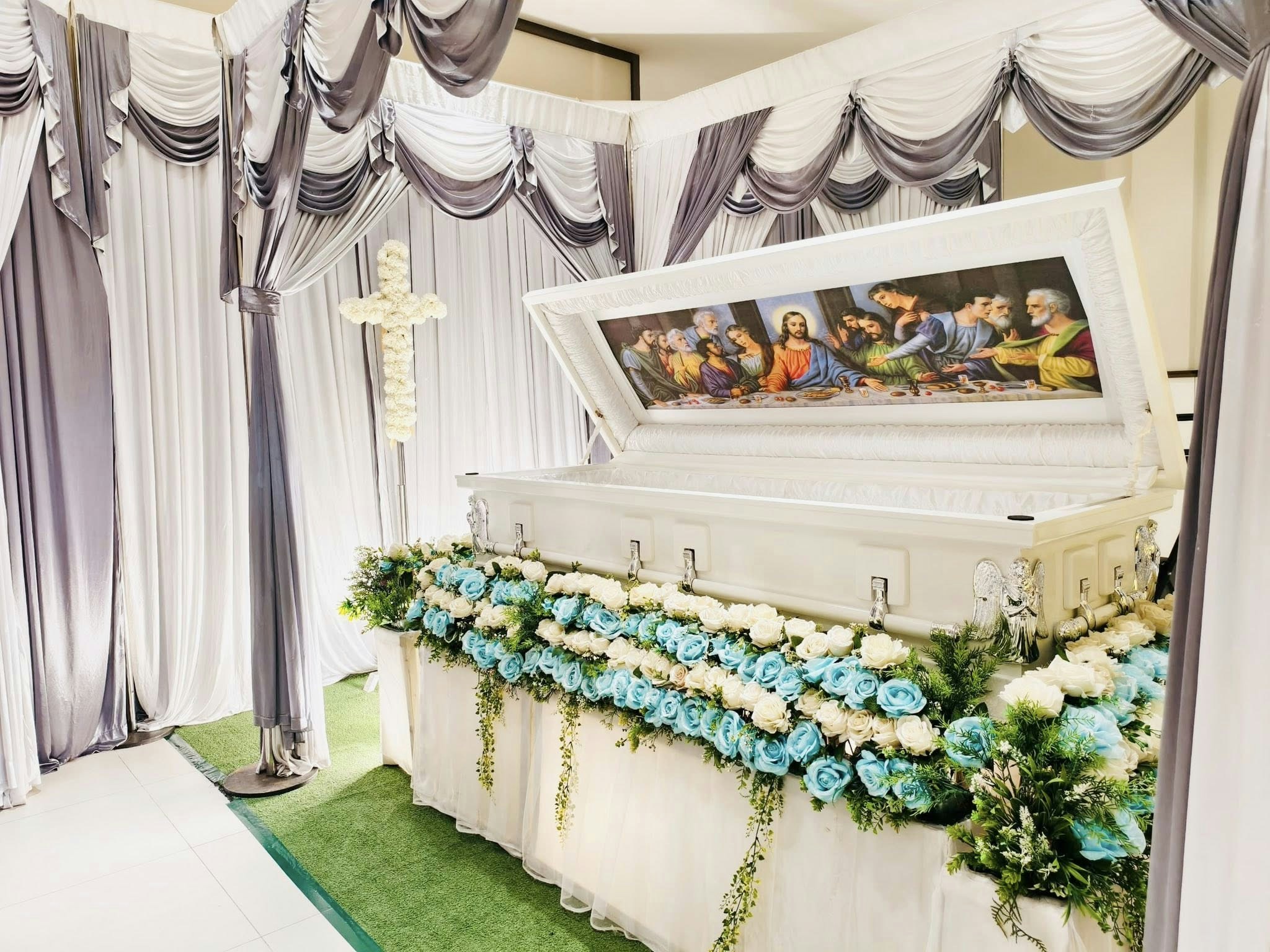 喪葬儀式氣氛悲慘。(網上圖片) 喪葬儀式氣氛悲慘。(網上圖片)