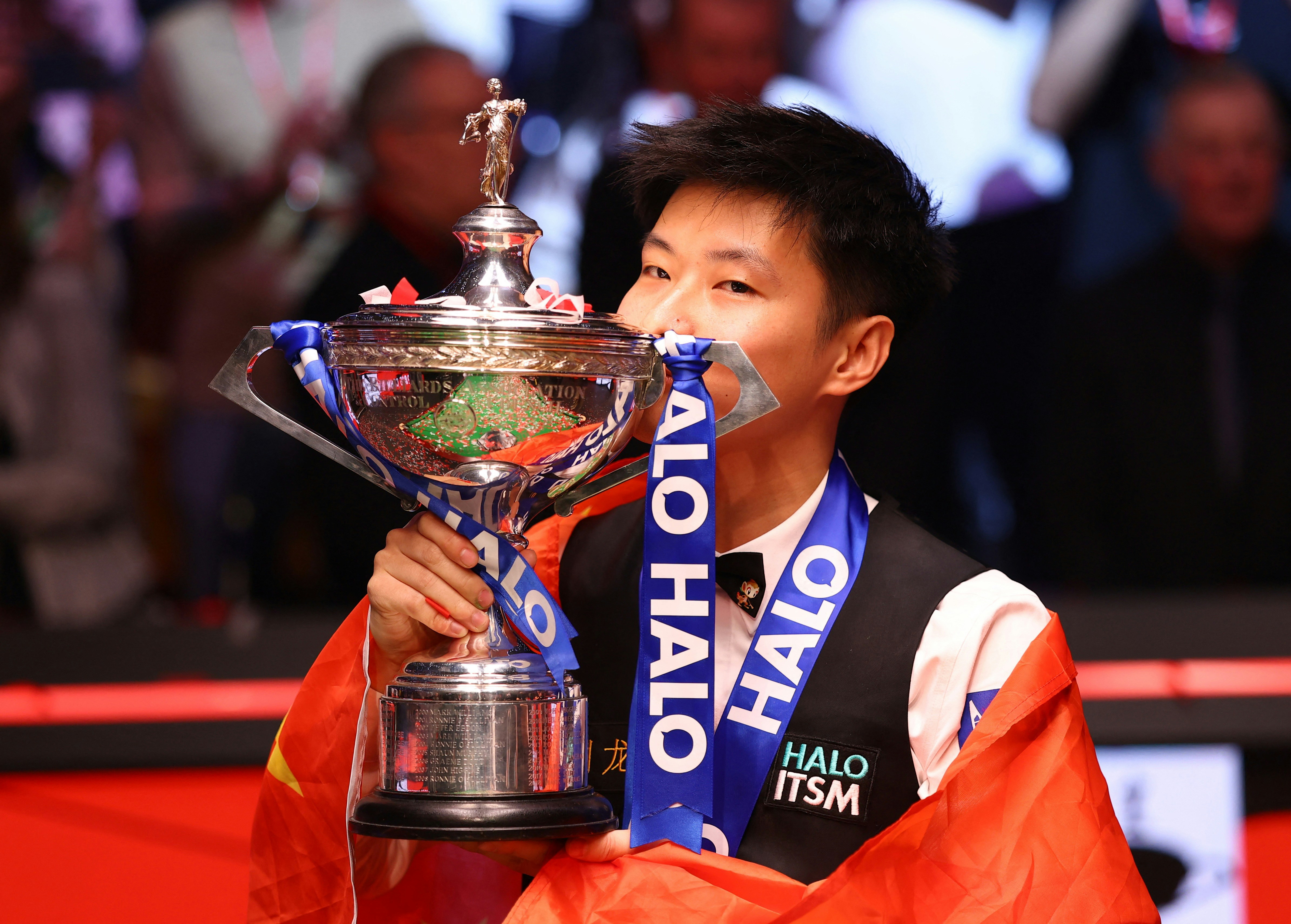 圖為2025年5月5日， 中國選手趙心童在英國贏得桌球世錦賽（World Snooker Championship）冠軍。（Reuters）