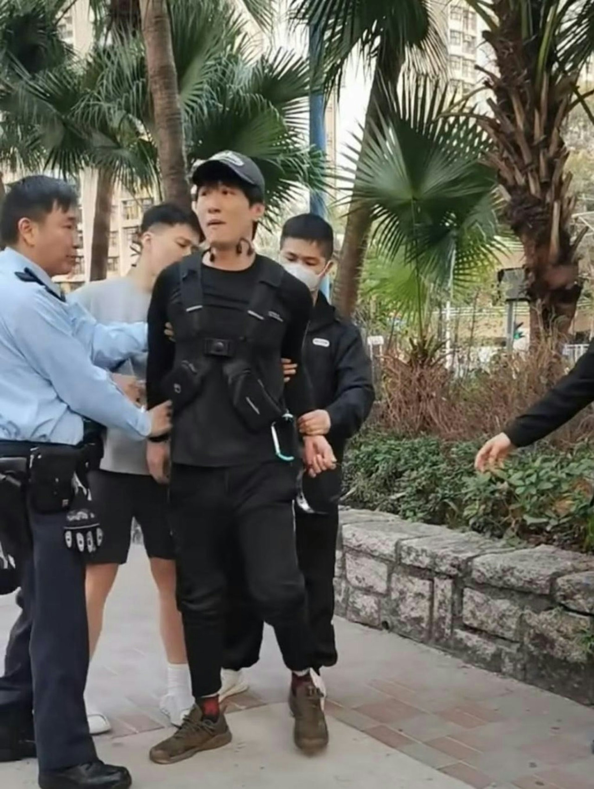 周永恆月前因駕駛「風火輪」被捕,案件仍未結束。(網上影片) 周永恆月前因駕駛「風火輪」被捕,案件仍未結束。(網上影片)