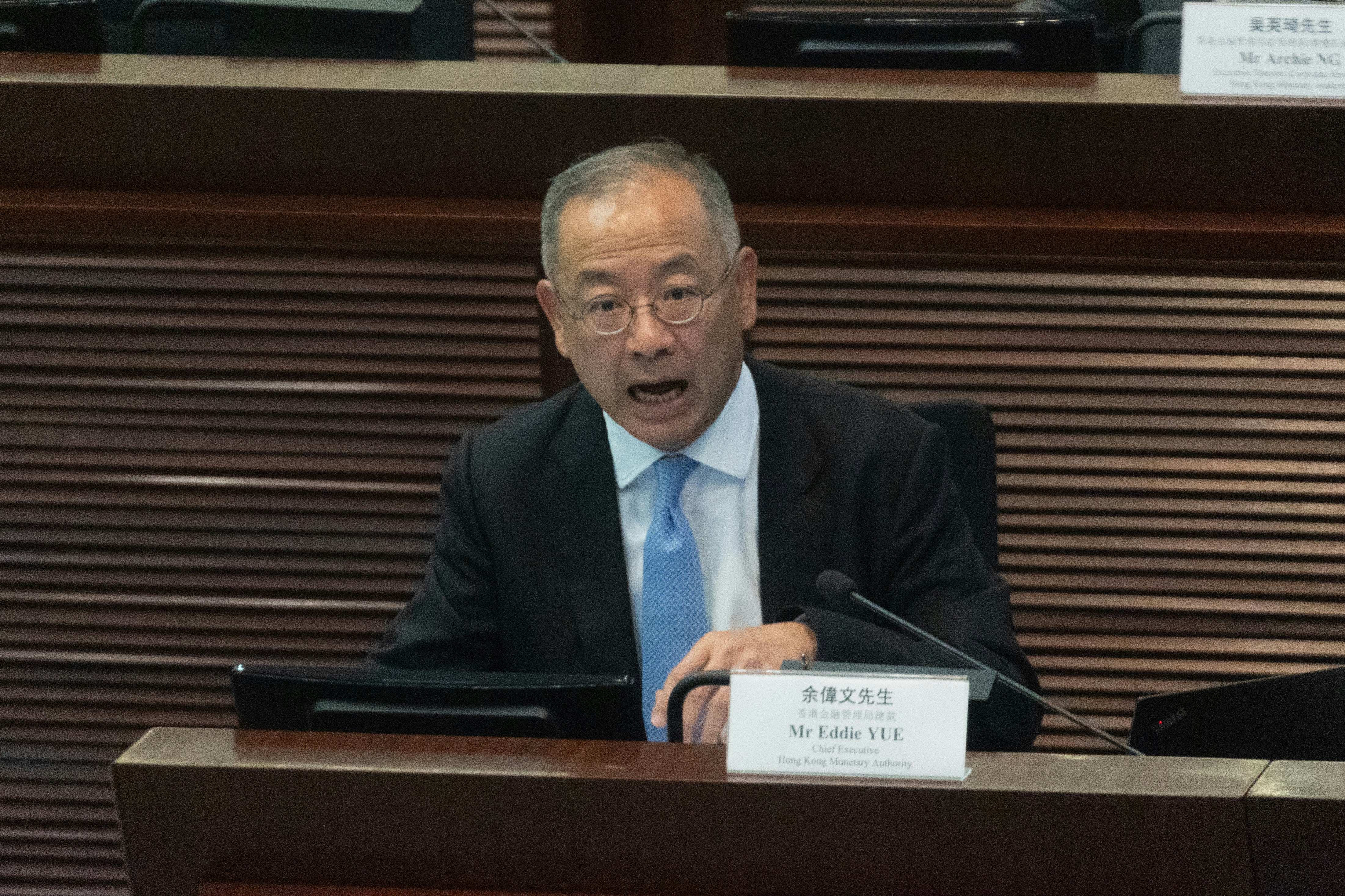 余偉文料大型IPO將至港元需求續強拆息或回落