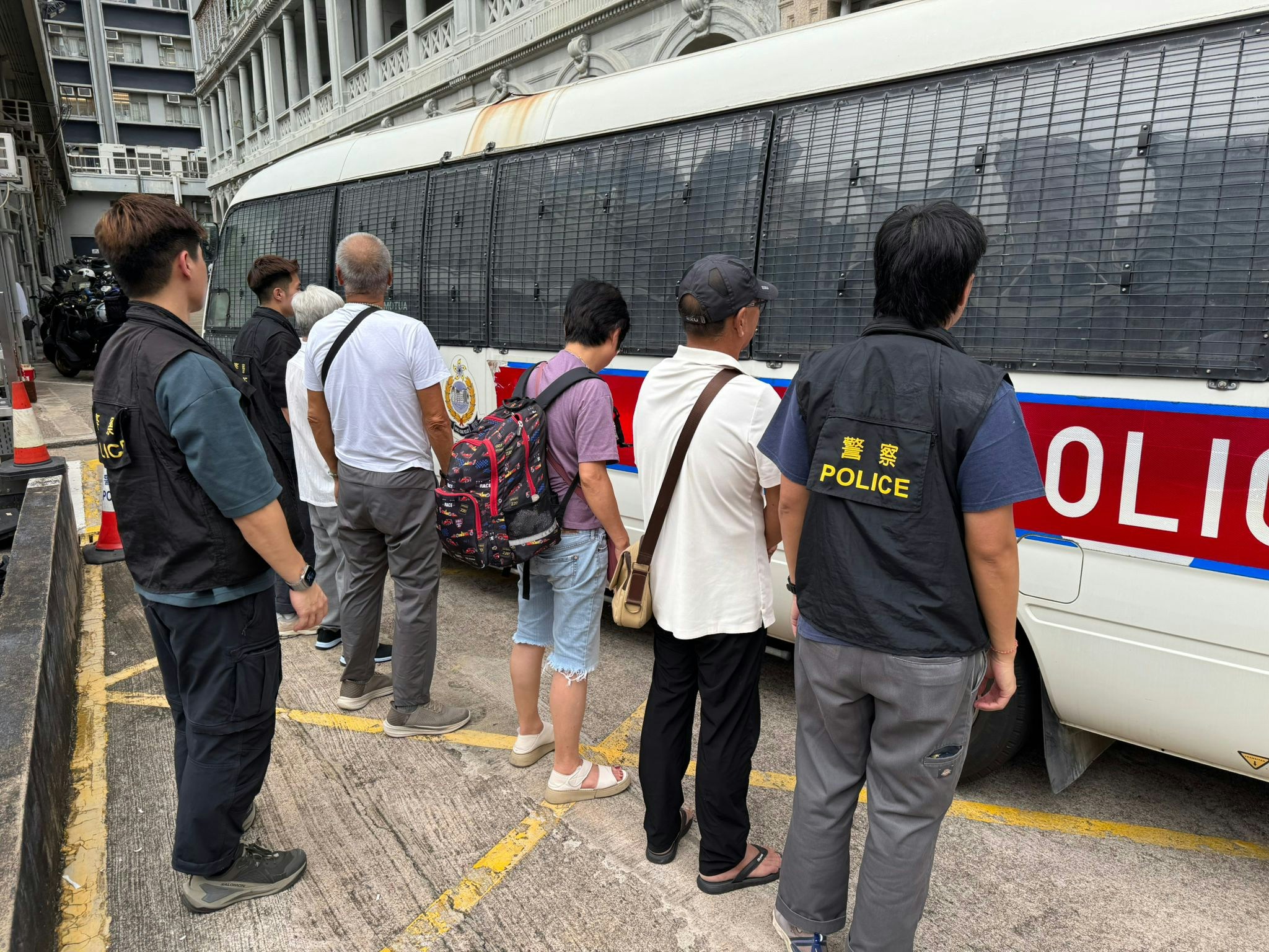 警方拘捕4人。（警方提供）