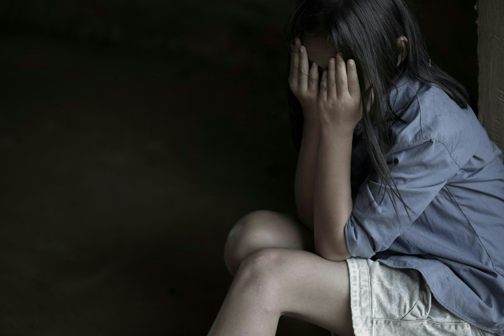 7歲女童與爸爸泡男湯時,遭淫男偷拍裸體。(示意圖/gettyimages) 7歲女童與爸爸泡男湯時,遭淫男偷拍裸體。(示意圖/gettyimages)