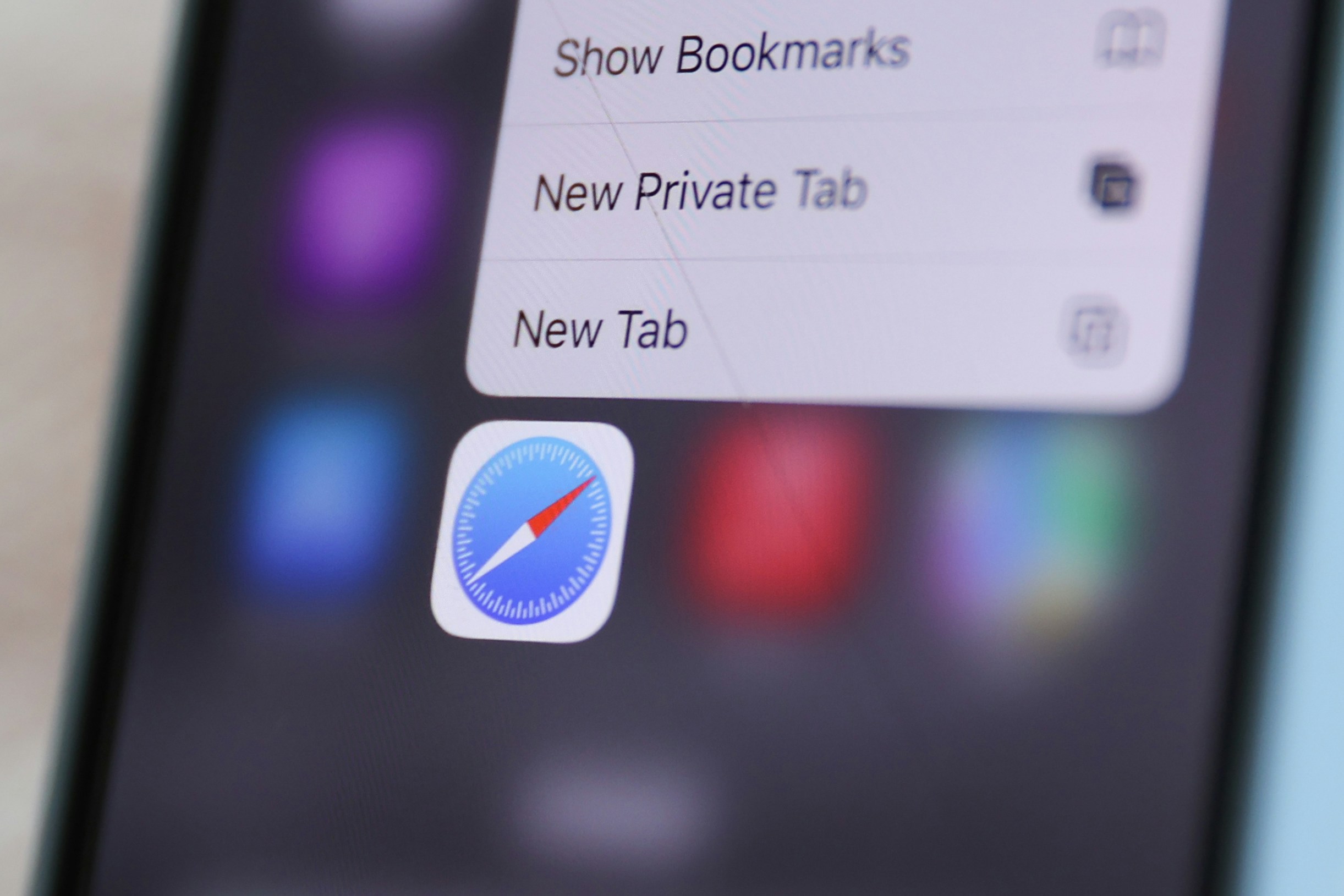 Apple據報為Safari添加AI搜索選項Google母公司股價暴跌7.3%