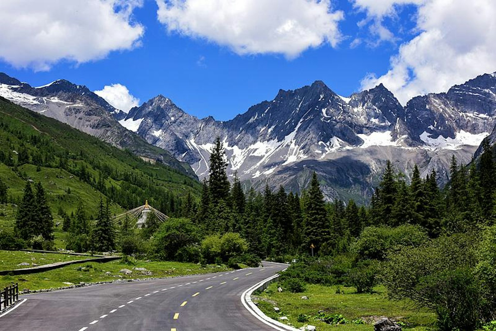 四川四姑娘山。(視覺中國) 四川四姑娘山。(視覺中國)