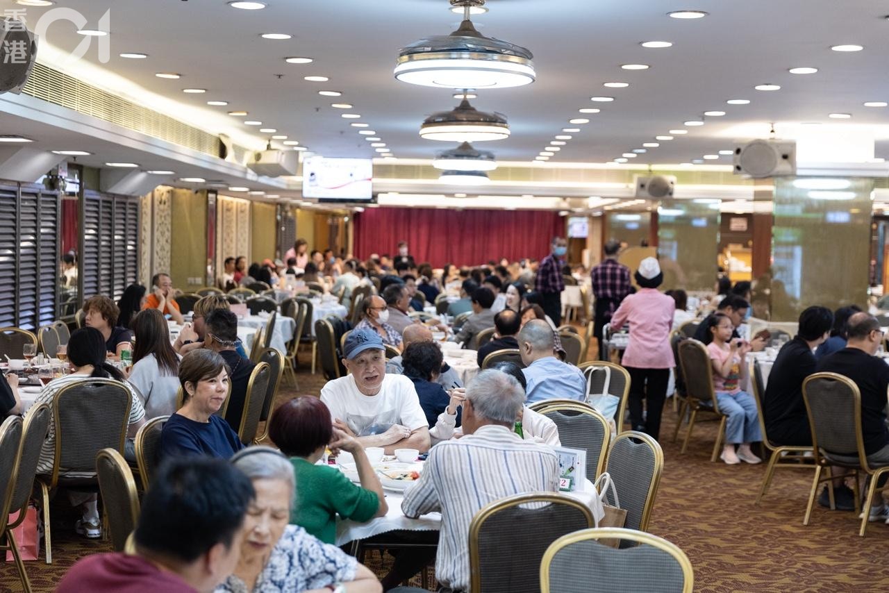 母親節｜旺角酒樓晚市訂枱少去年6成　副經理：母親節史上最差