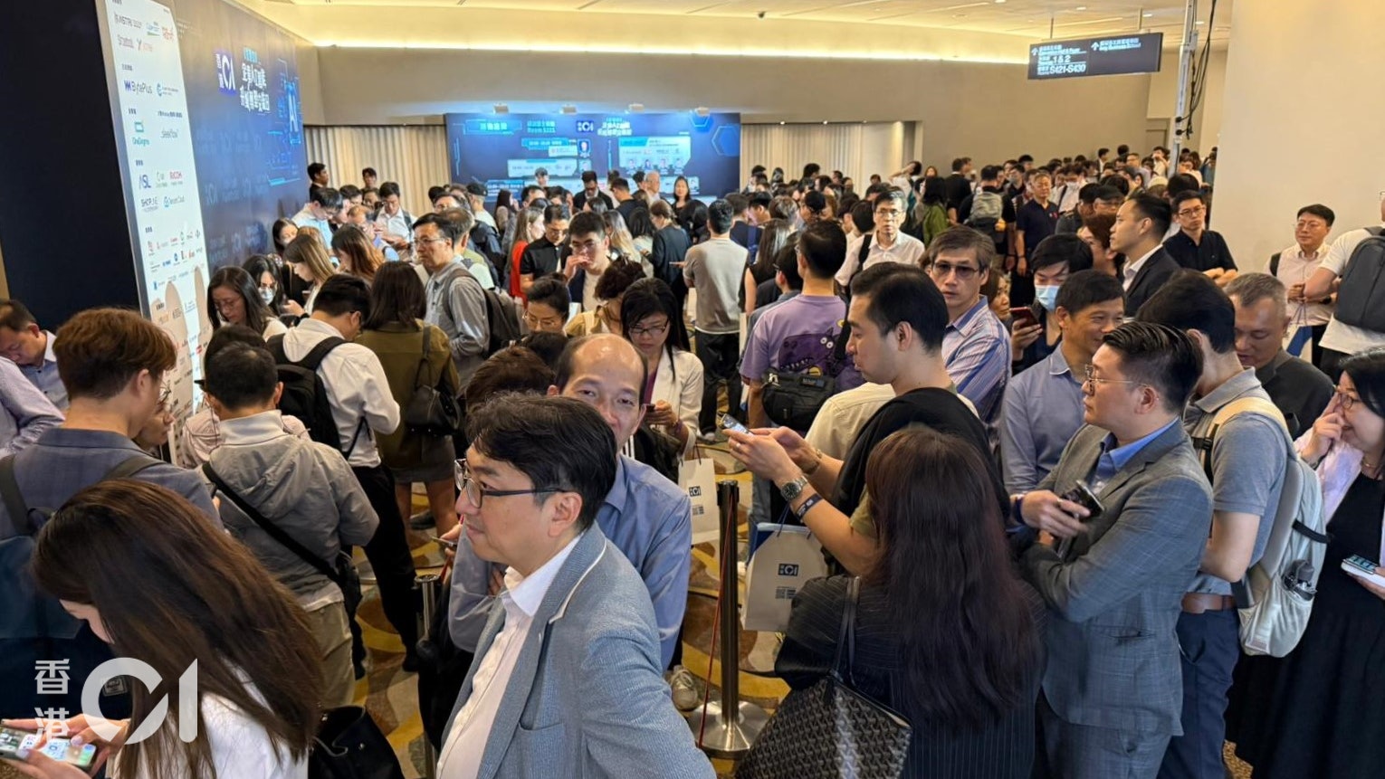 《香港01》企業人工智能升級轉型交流日圓滿結束 逾8,000人次入場 《香港01》企業人工智能升級轉型交流日圓滿結束 逾8,000人次入場