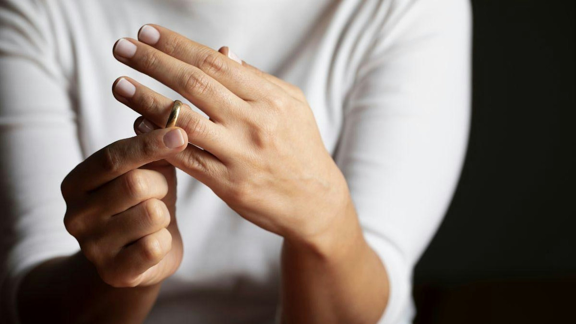 一名結婚12年並育有兩子的女子,竟因為ChatGPT「解讀」了一張杯中咖啡渣照片,懷疑丈夫外遇,最終堅持提出離婚。(資料圖片) 一名結婚12年並育有兩子的女子,竟因為ChatGPT「解讀」了一張杯中咖啡渣照片,懷疑丈夫外遇,最終堅持提出離婚。(資料圖片)