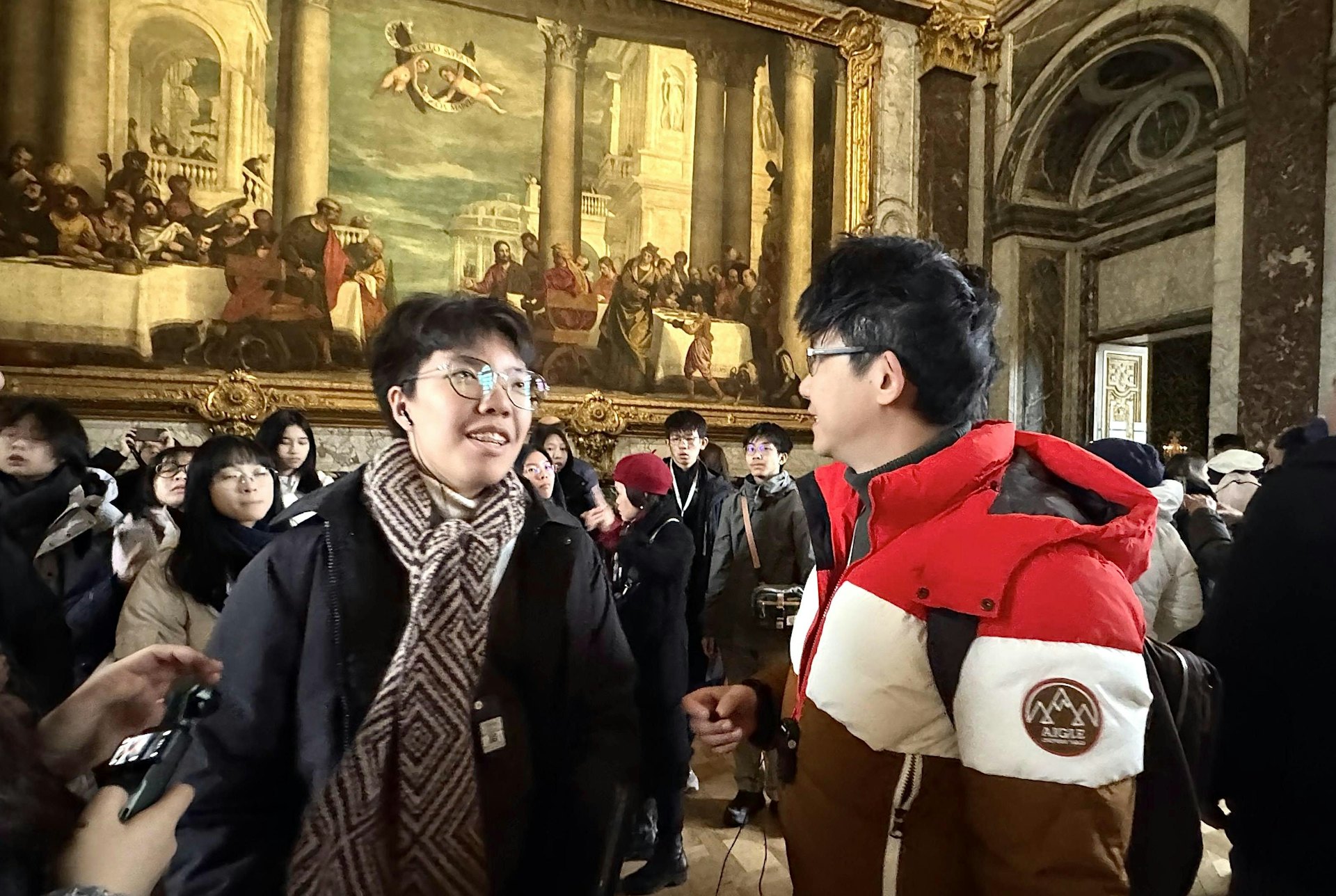 校長與柏錡在英法團傾談時,了解到他要以藝術家為終身志業,也希望在成長中有持續的熱情與經歷。(校長提供) 校長與柏錡在英法團傾談時,了解到他要以藝術家為終身志業,也希望在成長中有持續的熱情與經歷。(校長提供)