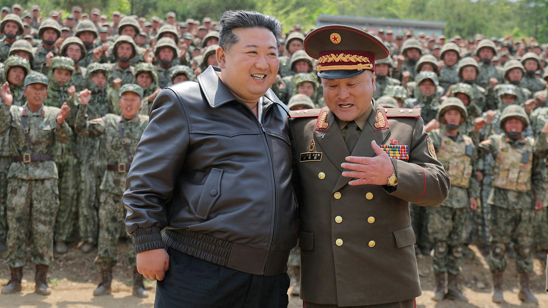 金正恩視察多兵種戰術訓練 強調部隊完成戰爭準備 金正恩視察多兵種戰術訓練 強調部隊完成戰爭準備