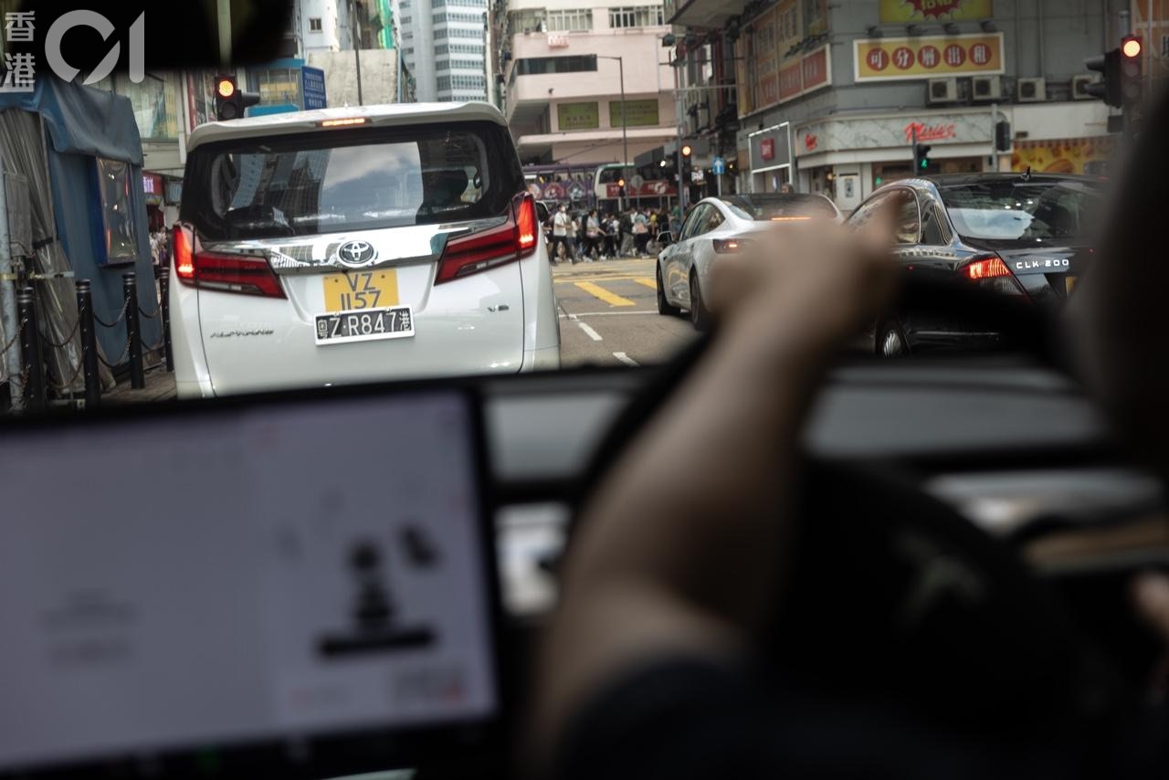 網約車｜Uber半數司機屬全職司機：願接受與的士同等規管