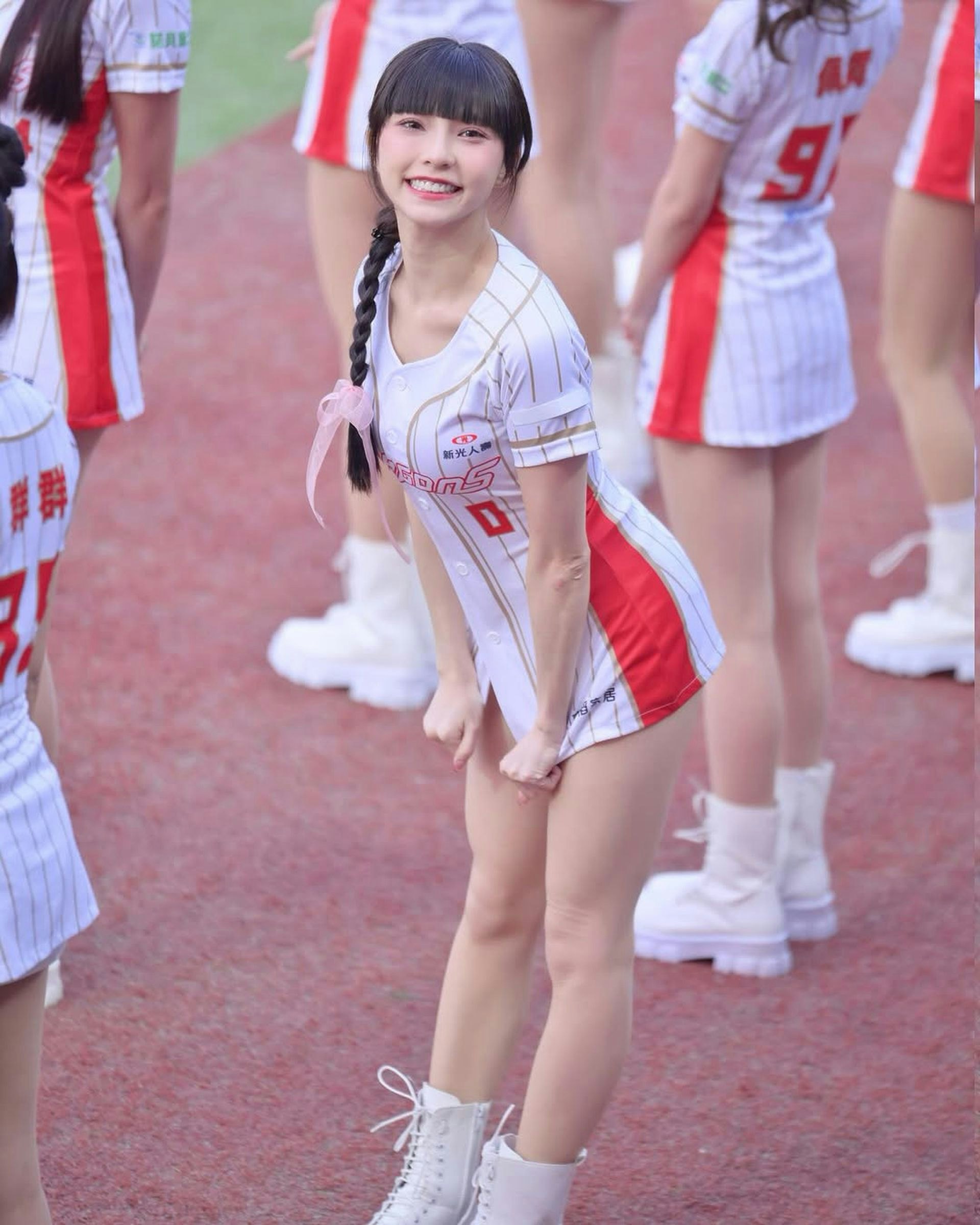 台灣啦啦隊女神「霖霖」李芷霖近日深捲不倫風波。(IG@leelin0) 台灣啦啦隊女神「霖霖」李芷霖近日深捲不倫風波。(IG@leelin0)