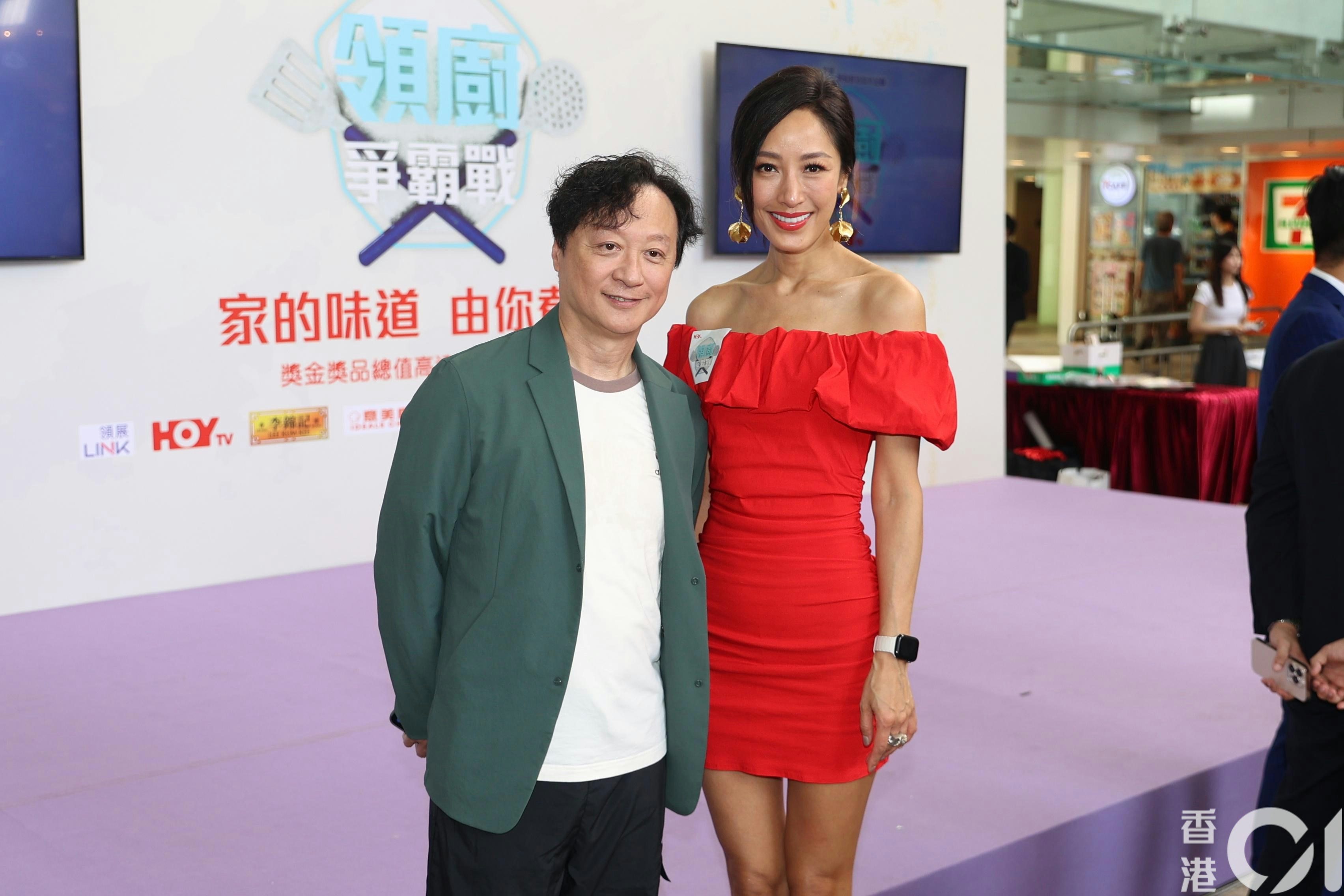 HOY TV製作總監張志明邀請有「藍帶廚模」之稱的蔣怡（Coco）主持節目。（陳順禎攝）