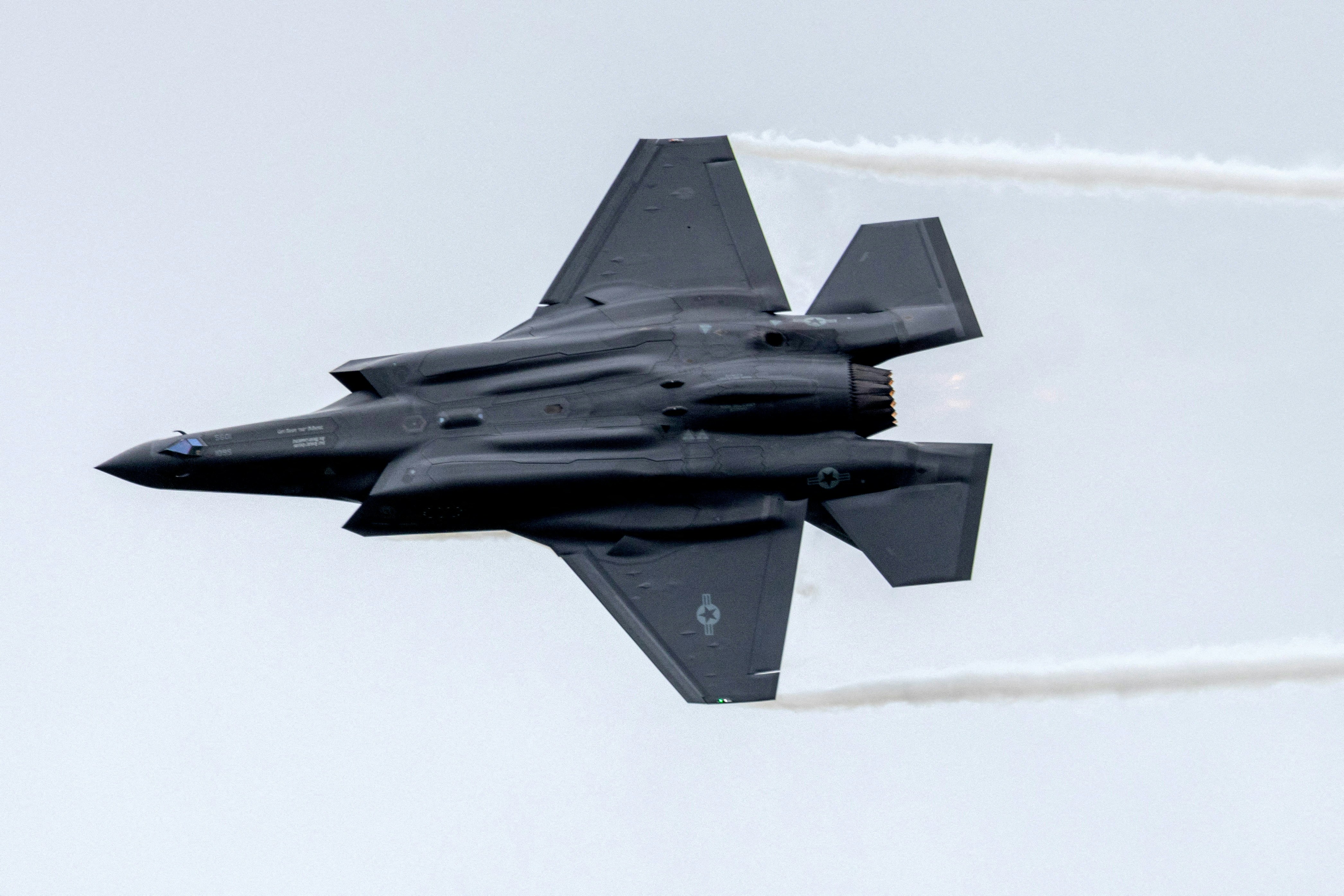 特朗普：美國正開發新型F-55戰鬥機　考慮升級F-22