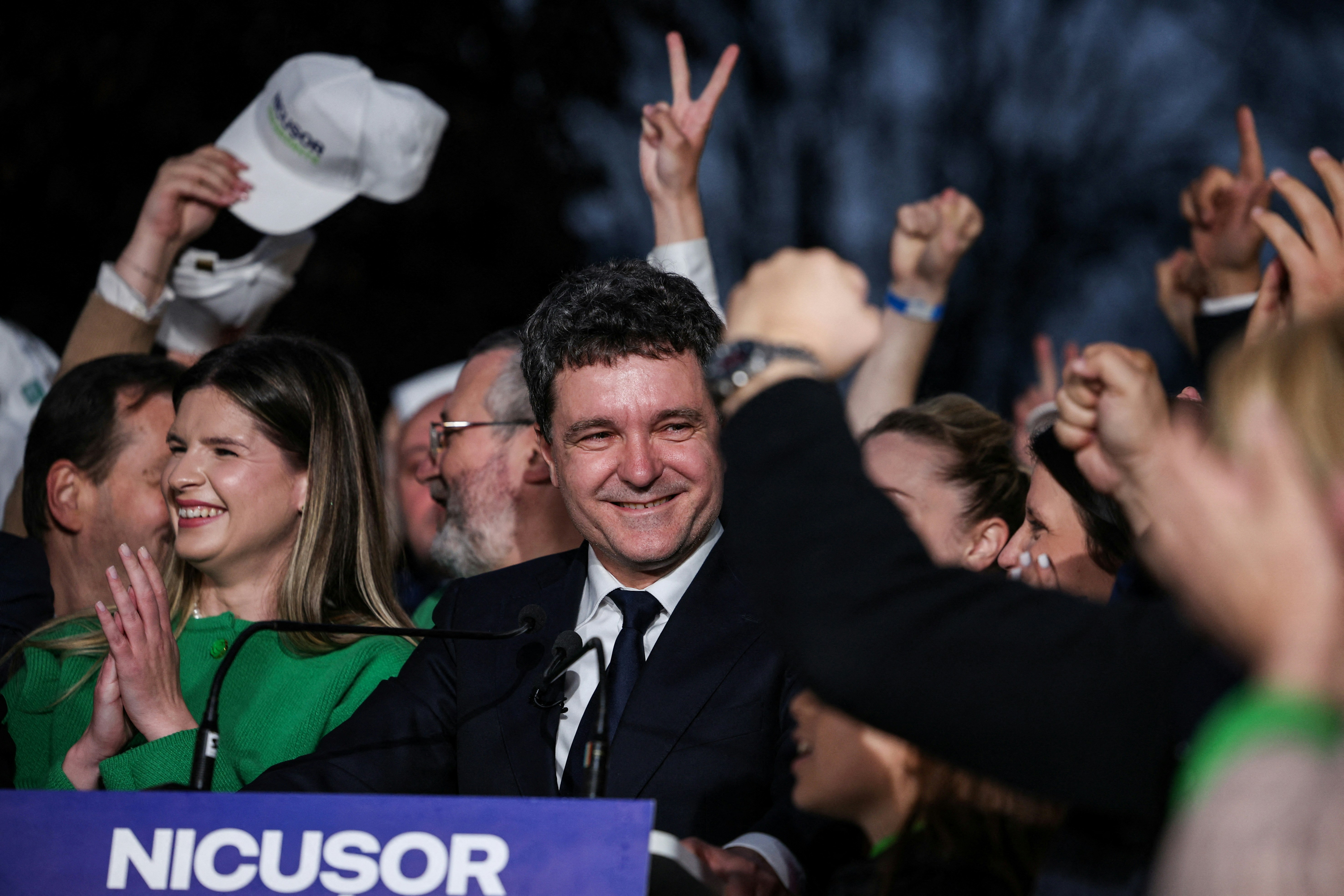 羅馬尼亞總統次輪選舉｜中間派候選人當選馮德萊恩致賀