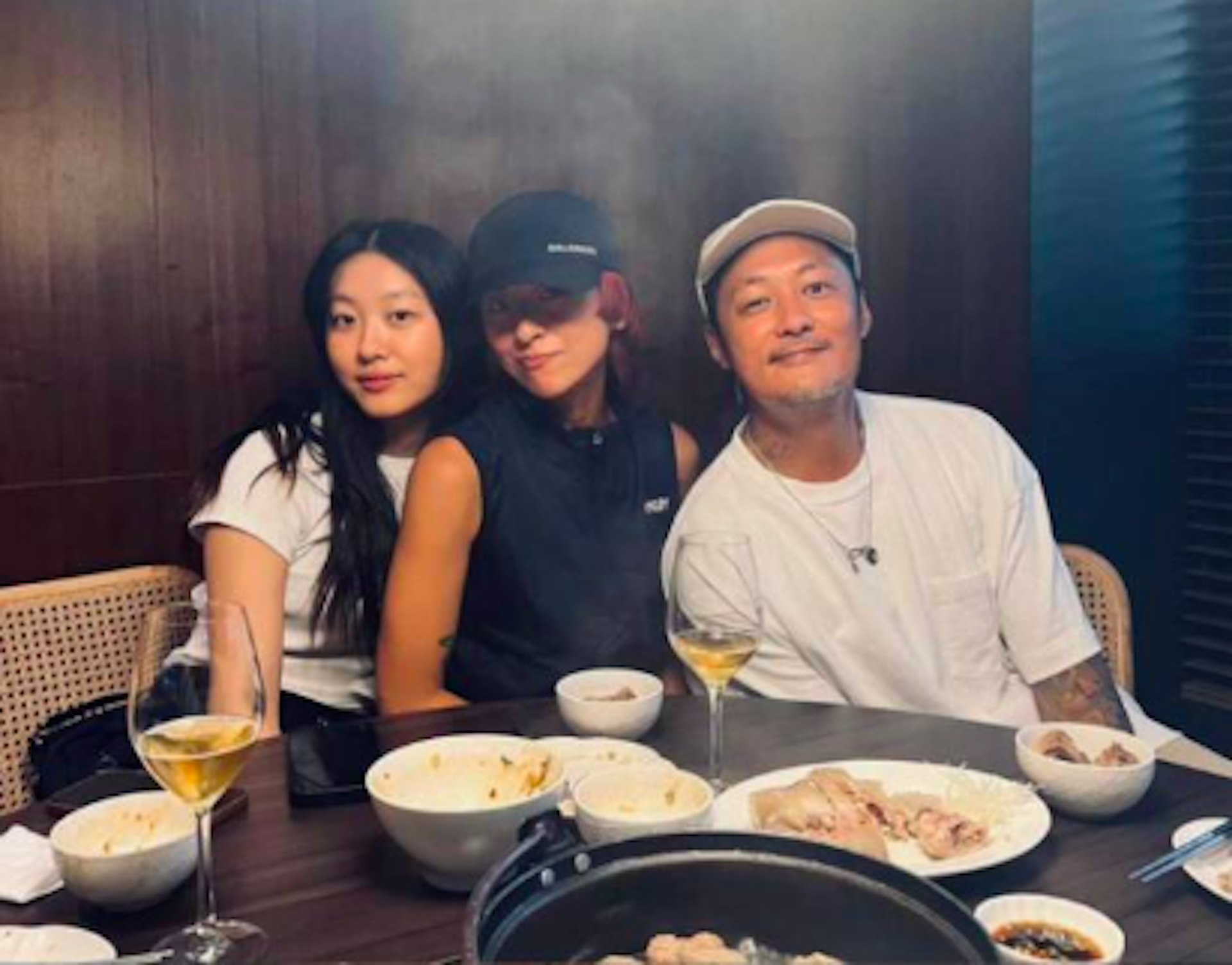 康堤經常同媽媽出席飯局。(IG圖片) 康堤經常同媽媽出席飯局。(IG圖片)