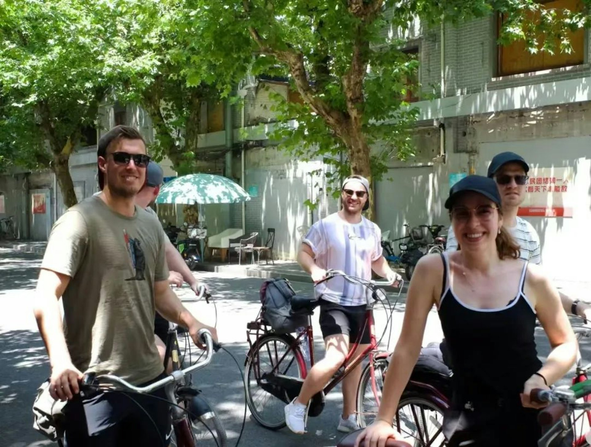 上海針對外國遊客的city ride。中國國家移民管理局發佈公告,從2024年12月17日起,過境免簽的停留時間由原72小時和144小時,延長為240小時(一条授權使用) 上海針對外國遊客的city ride。中國國家移民管理局發佈公告,從2024年12月17日起,過境免簽的停留時間由原72小時和144小時,延長為240小時(一条授權使用)