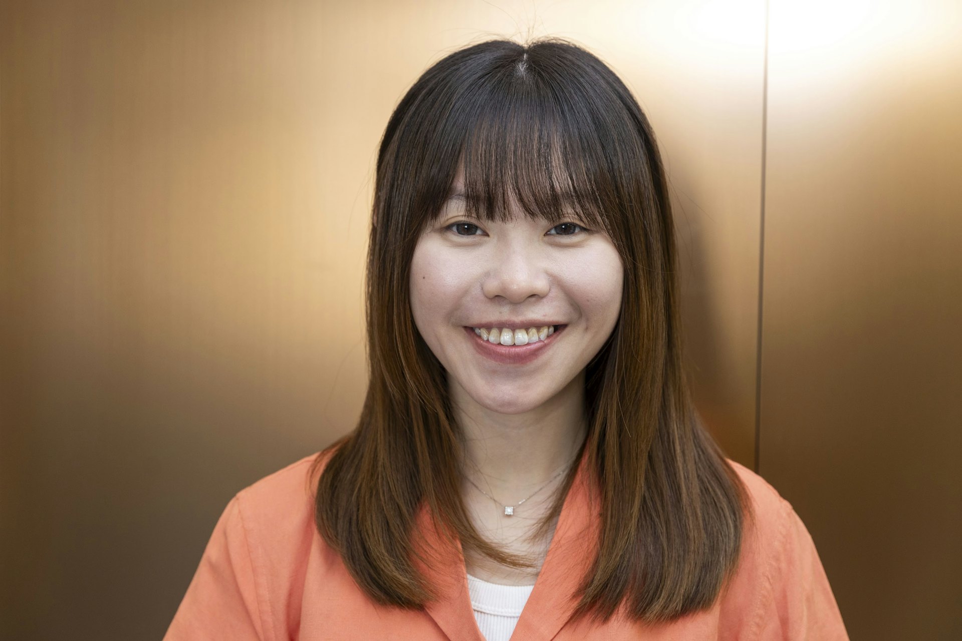 牙齒美白療程後,只做了一次牙齒美白療程就肉眼可見牙齒比之前白。