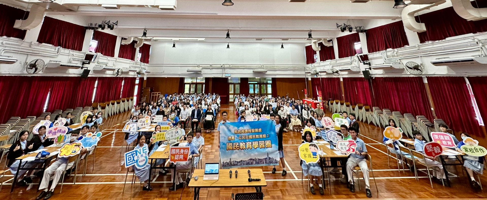 元朗商會中學於5月15日舉行題為「盛世中華.文化出海 — 從探索兵馬俑的奧秘到弘揚中華文化」的公開課。(元朗商會中學提供) 元朗商會中學於5月15日舉行題為「盛世中華.文化出海 — 從探索兵馬俑的奧秘到弘揚中華文化」的公開課。(元朗商會中學提供)