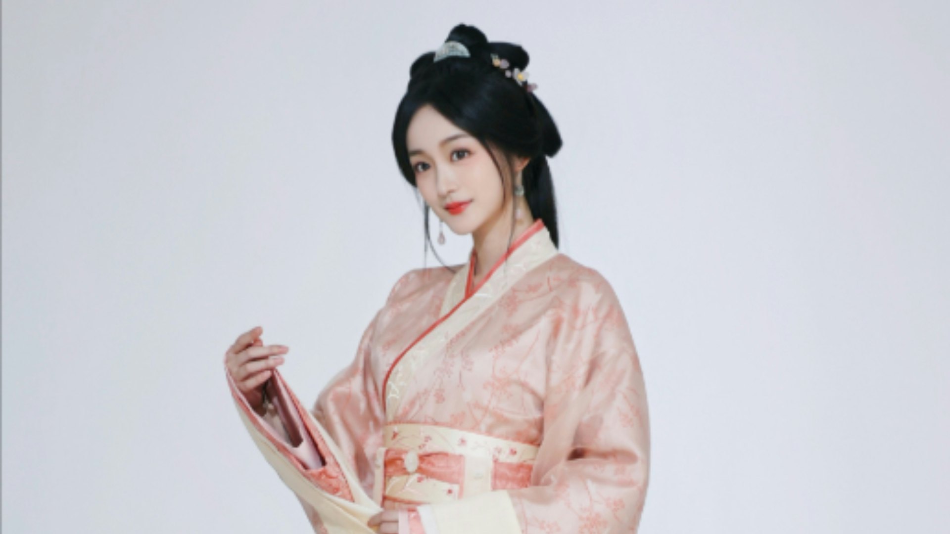 何泓姍在劇中飾演「大喬」。(微博@何泓姍) 何泓姍在劇中飾演「大喬」。(微博@何泓姍)
