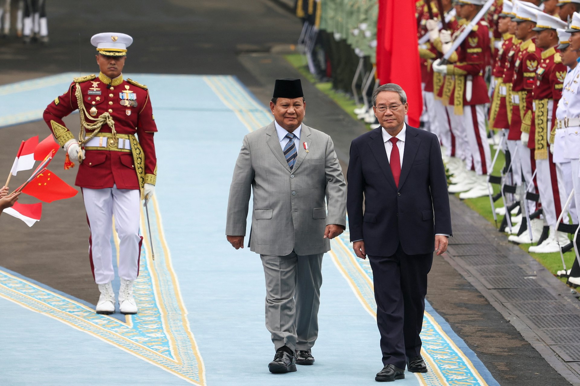 中国國務院總理李強25日于雅加達與印尼總統普拉博沃(Prabowo Subianto)舉行雙邊會談。(Reuters) 中国國務院總理李強25日于雅加達與印尼總統普拉博沃(Prabowo Subianto)舉行雙邊會談。(Reuters)