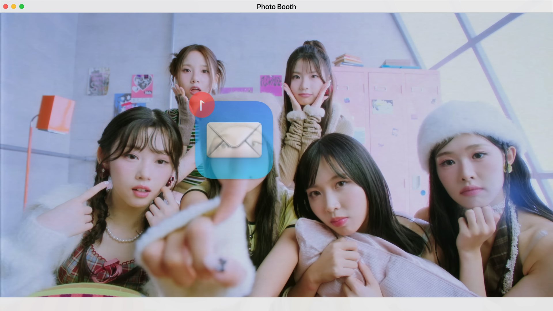 出道即刻有首MV睇。(YouTube截圖/SMORZ MV《I want you to'》) 出道即刻有首MV睇。(YouTube截圖/SMORZ MV《I want you to'》)