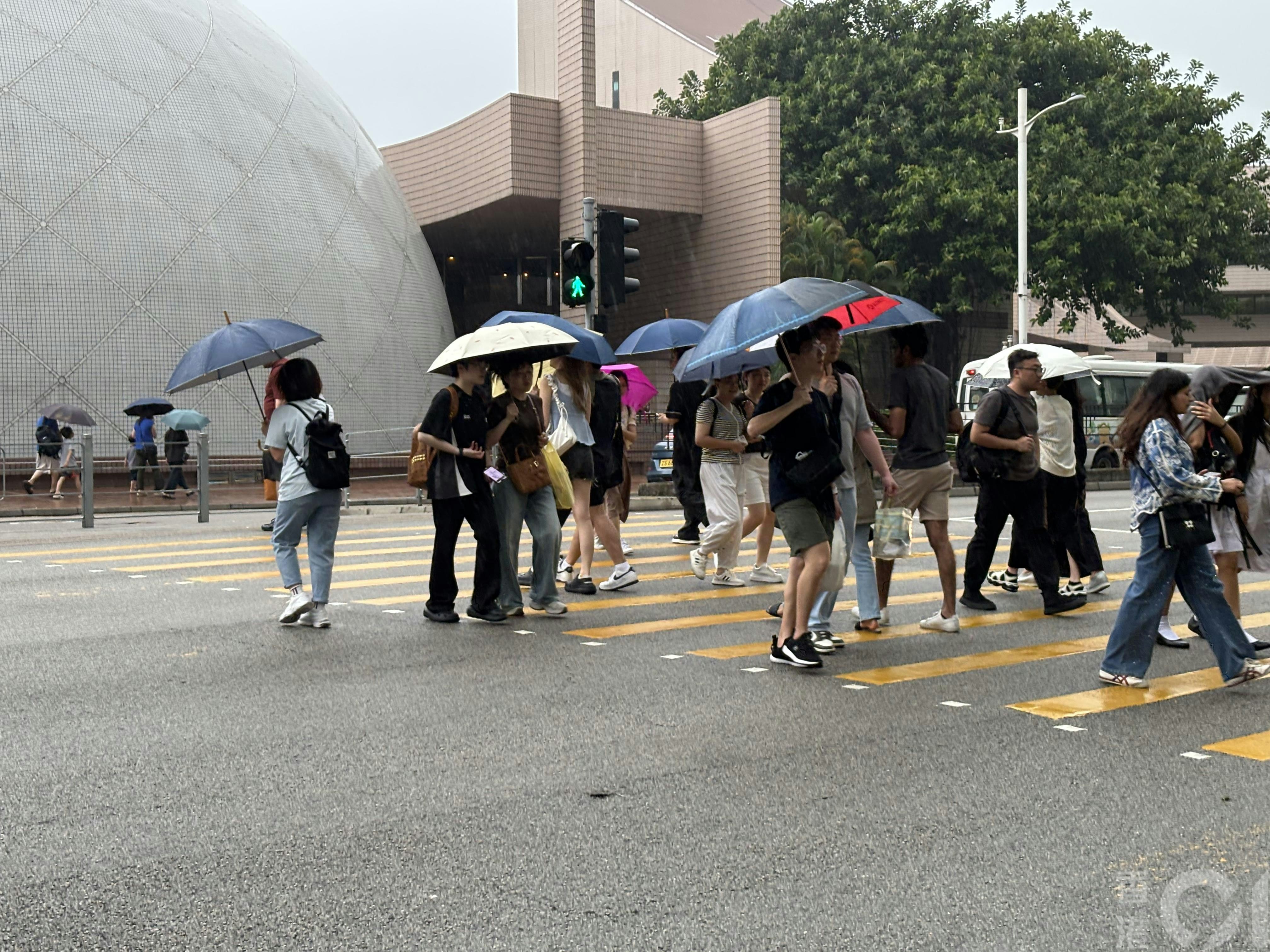 天氣|今日有幾陣雨最高26度 端午節有一兩陣驟雨風勢頗大