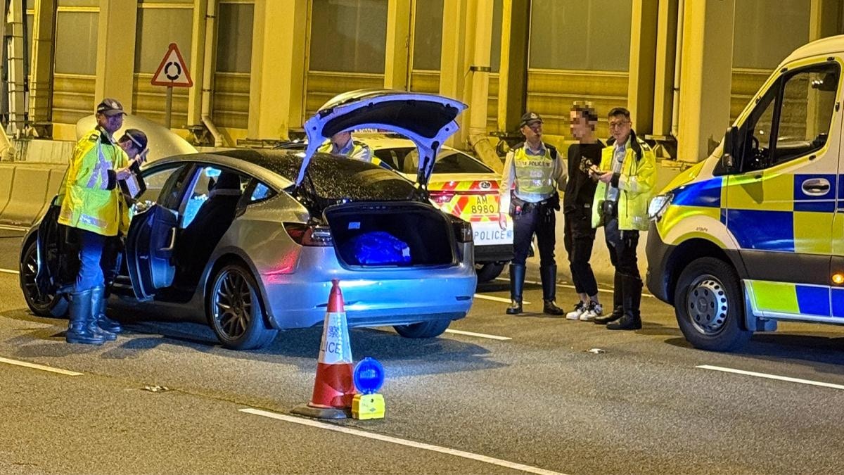 將軍澳私家車遇查 車藏逾$7萬毒品包括太空油 警拘24歲男司機