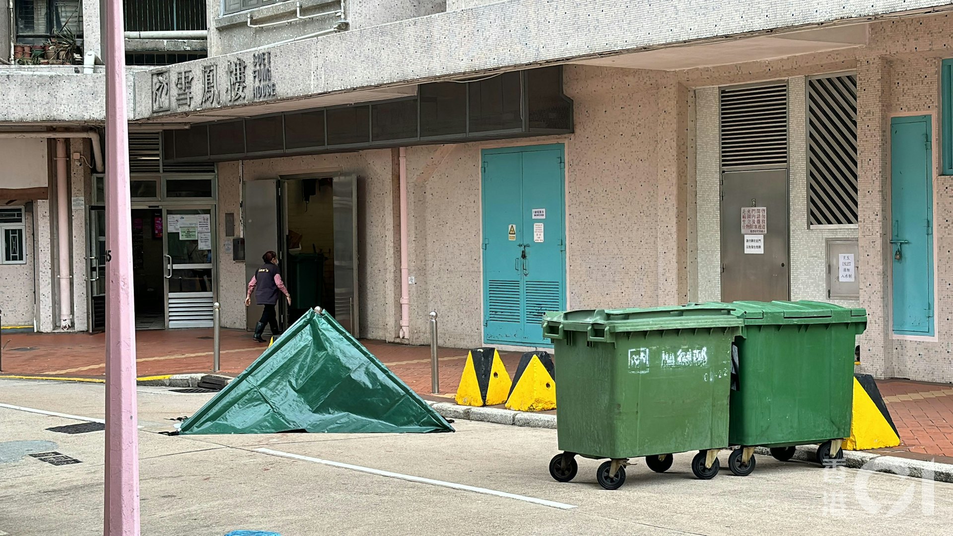 珍惜生命|鳳德邨雪鳳樓男子墮樓 當場不治 珍惜生命|鳳德邨雪鳳樓男子墮樓 當場不治
