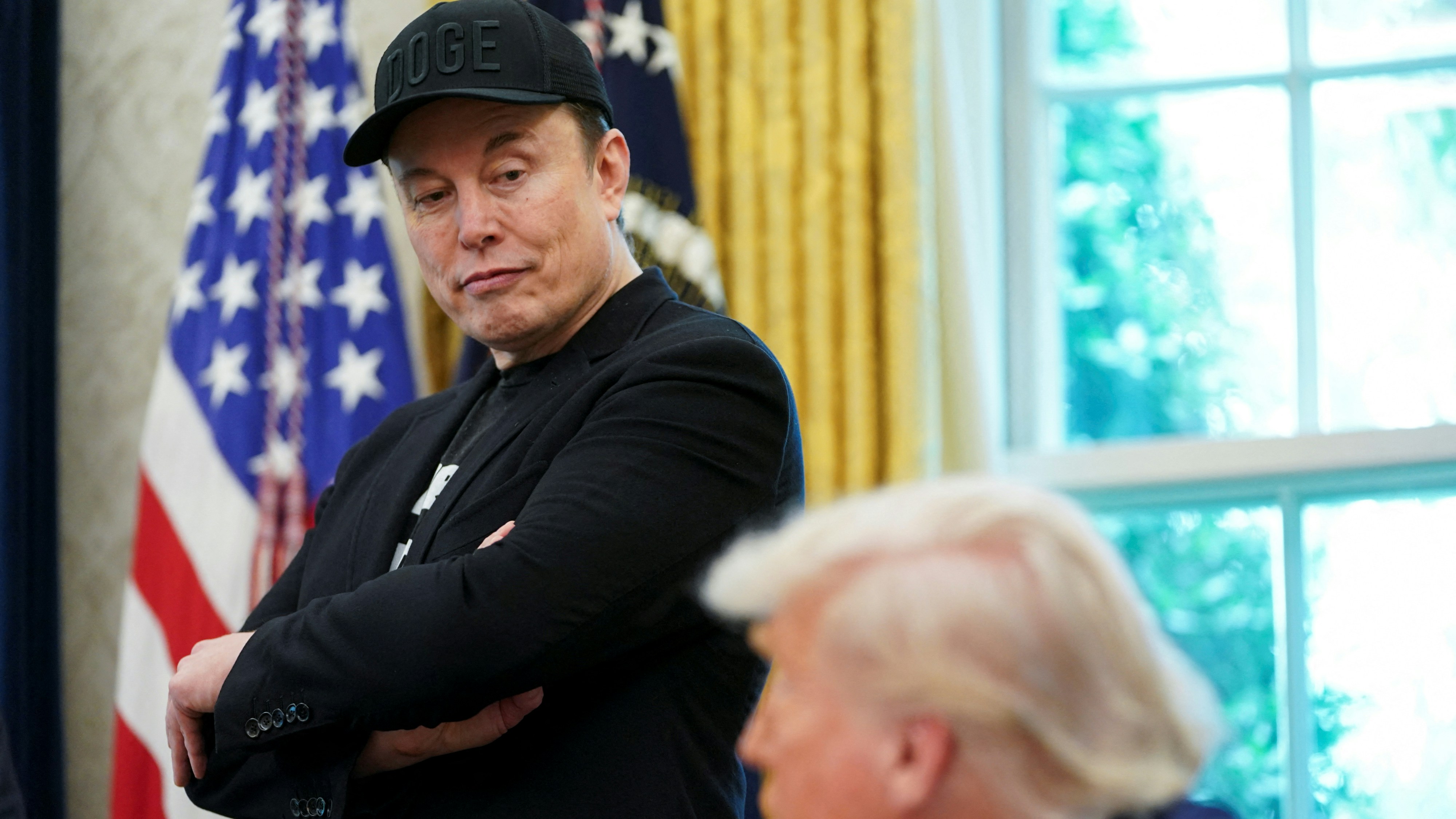 為衝突降溫?Elon Musk「震撼爆料」與「撐彈劾特朗普」貼文消失