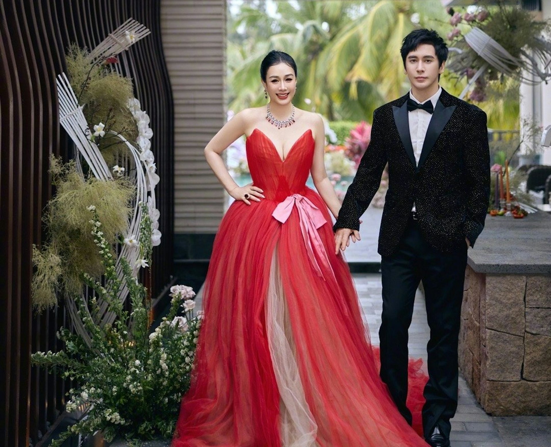 鍾麗緹﹑張倫碩結婚至今9年。(鍾麗緹微博圖片) 鍾麗緹﹑張倫碩結婚至今9年。(鍾麗緹微博圖片)