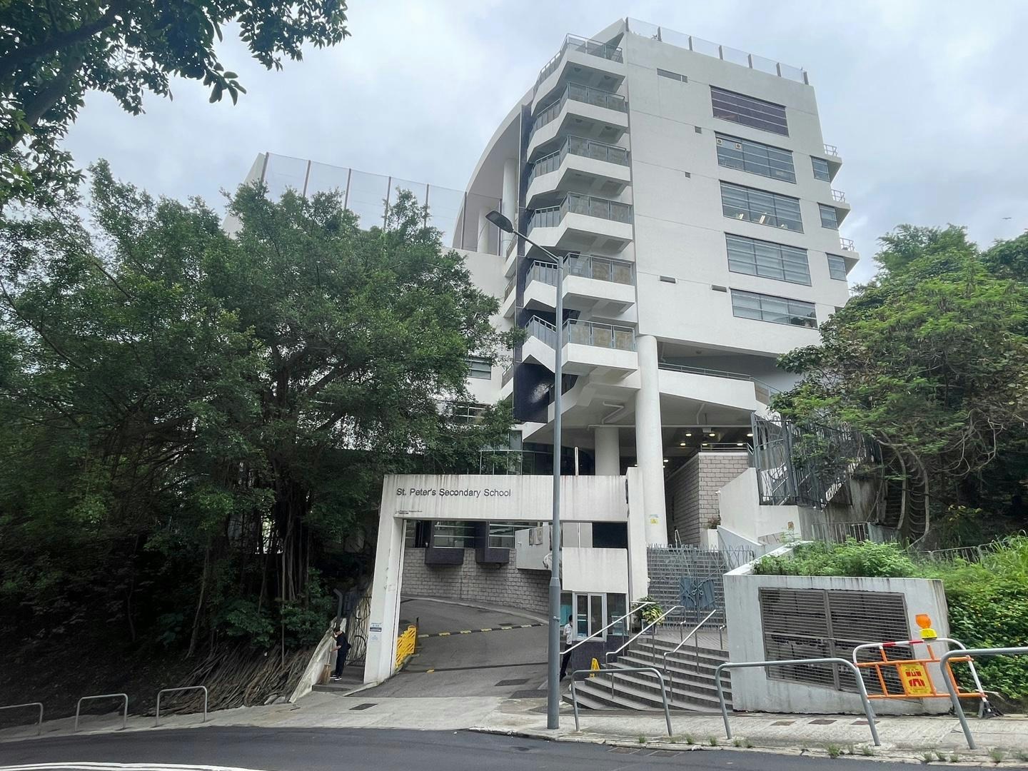 中學教師墮樓亡—學生稱死者為人友善 較早前發現「面色唔太好」