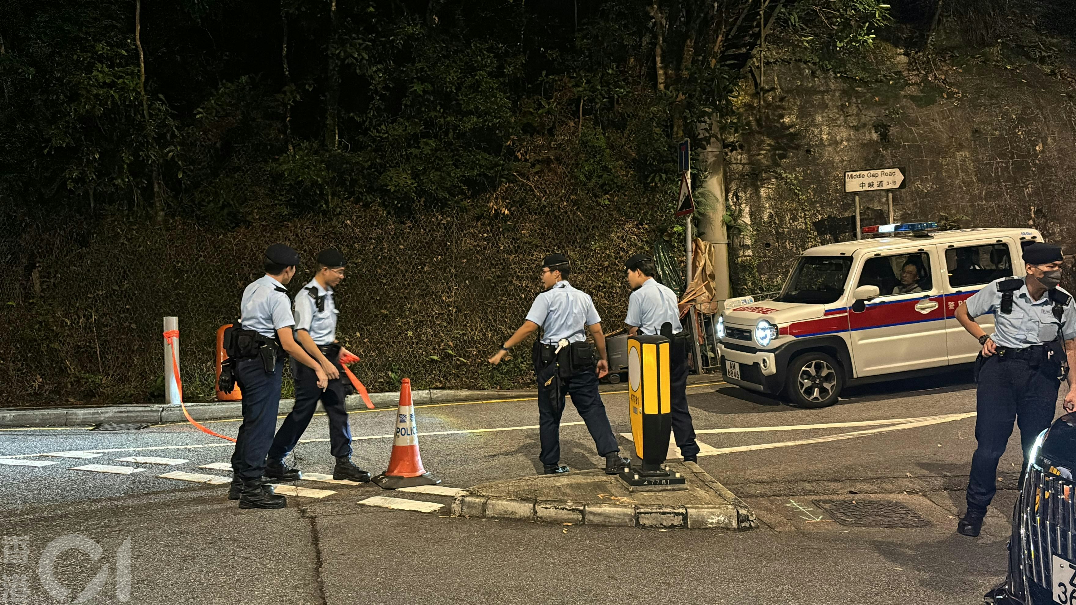 夫婦山頂遠足遇持錘賊打劫 四肢受傷幸保不失 賊人在逃PTU搜山