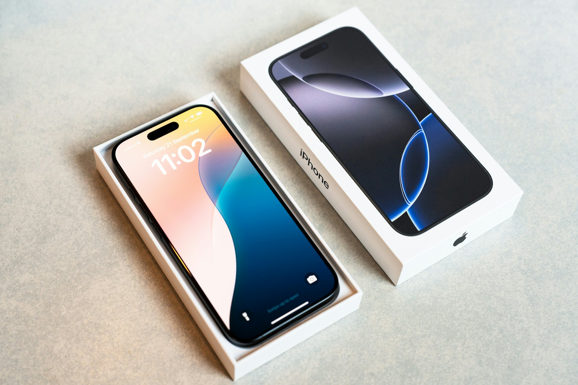 印尼有女子於網上平台購買iPhone手機,拆包裹驚見變成1公斤的白砂糖,她於網上分享中伏經歷。(示意圖/gettyimages) 印尼有女子於網上平台購買iPhone手機,拆包裹驚見變成1公斤的白砂糖,她於網上分享中伏經歷。(示意圖/gettyimages)