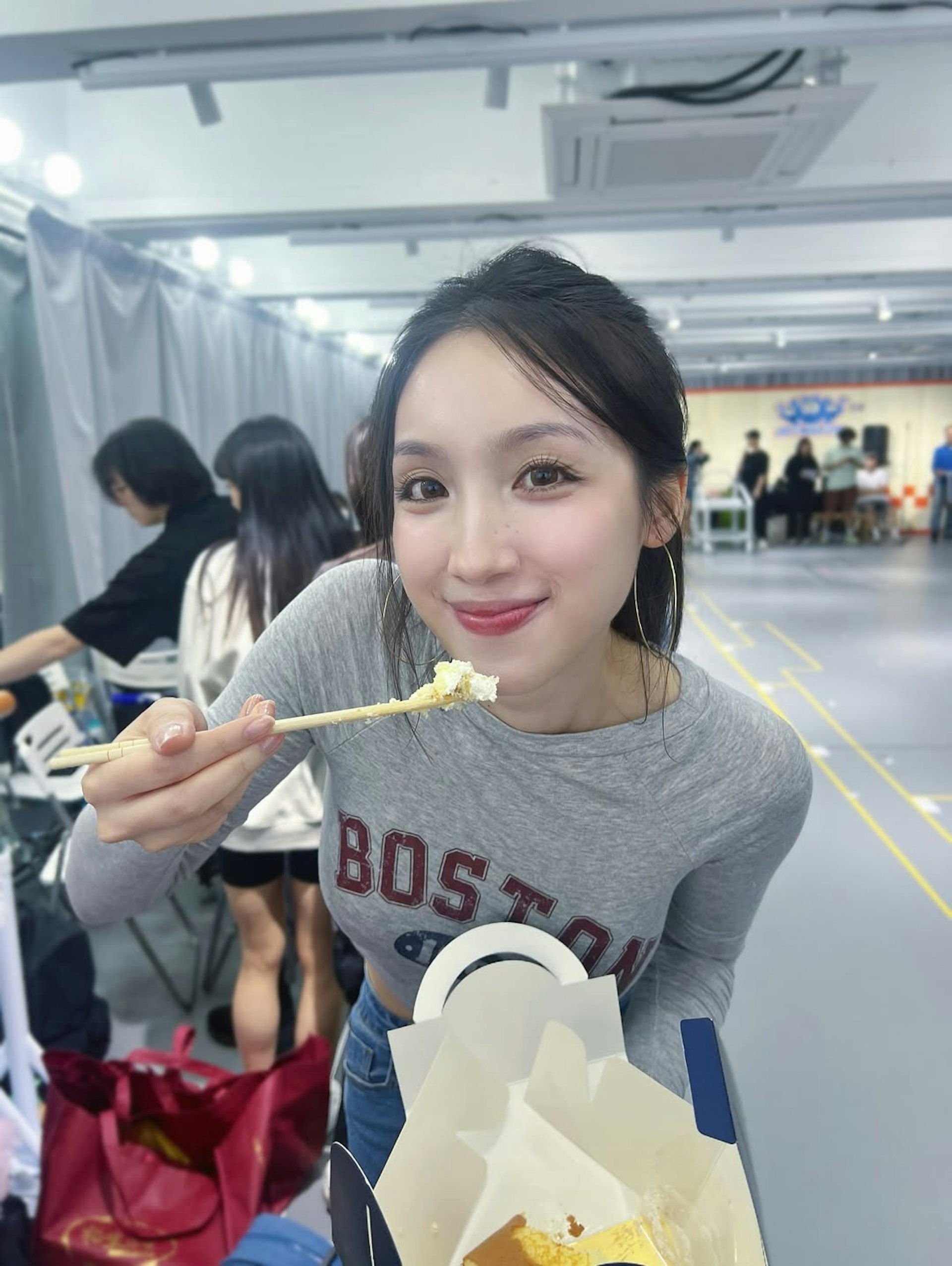 海兒(Hedy)返廠綵排。(IG@hedy_hoiyi)