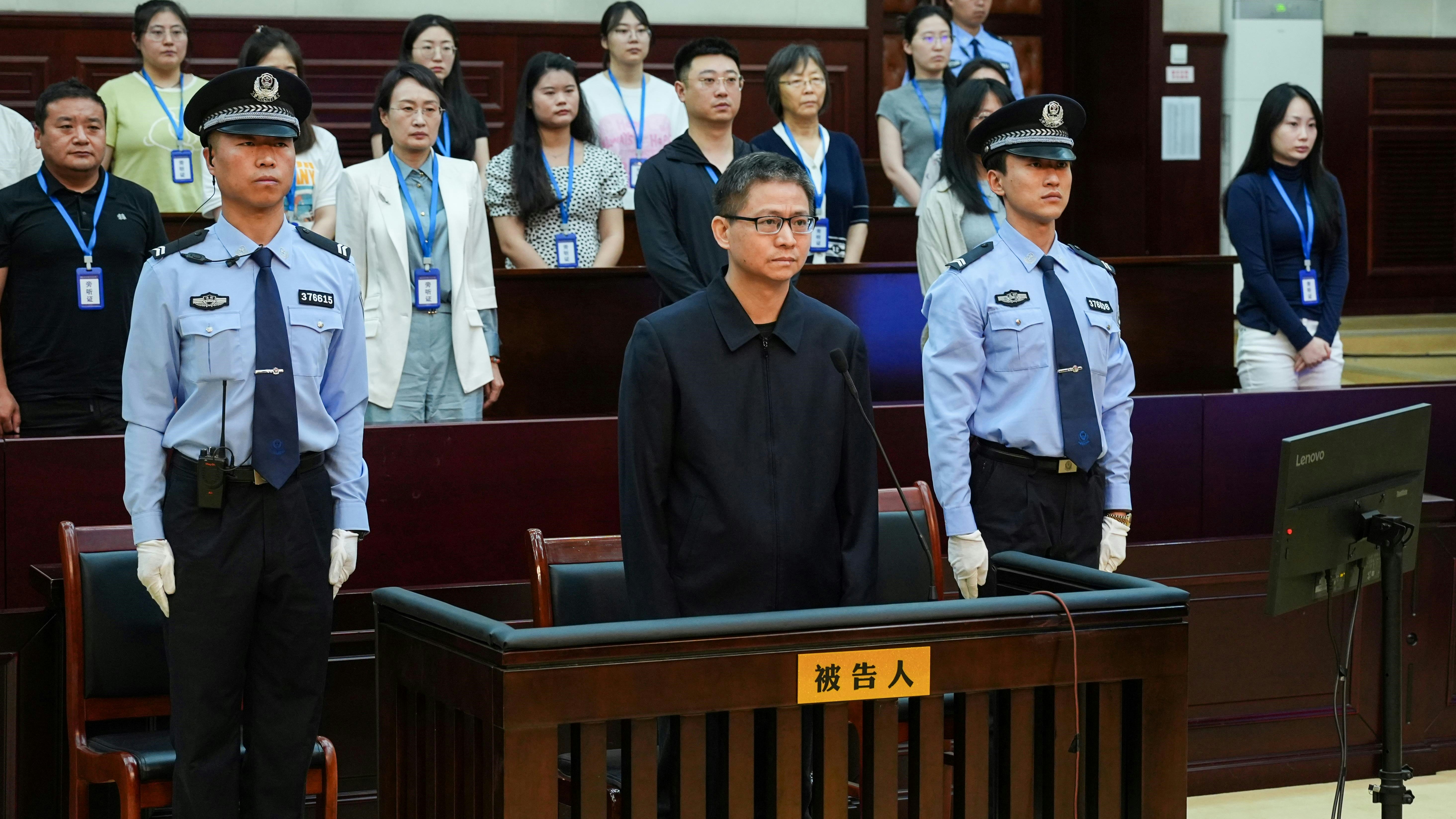 受賄逾613萬 南方電網原黨組成員龍飛一審獲刑7年